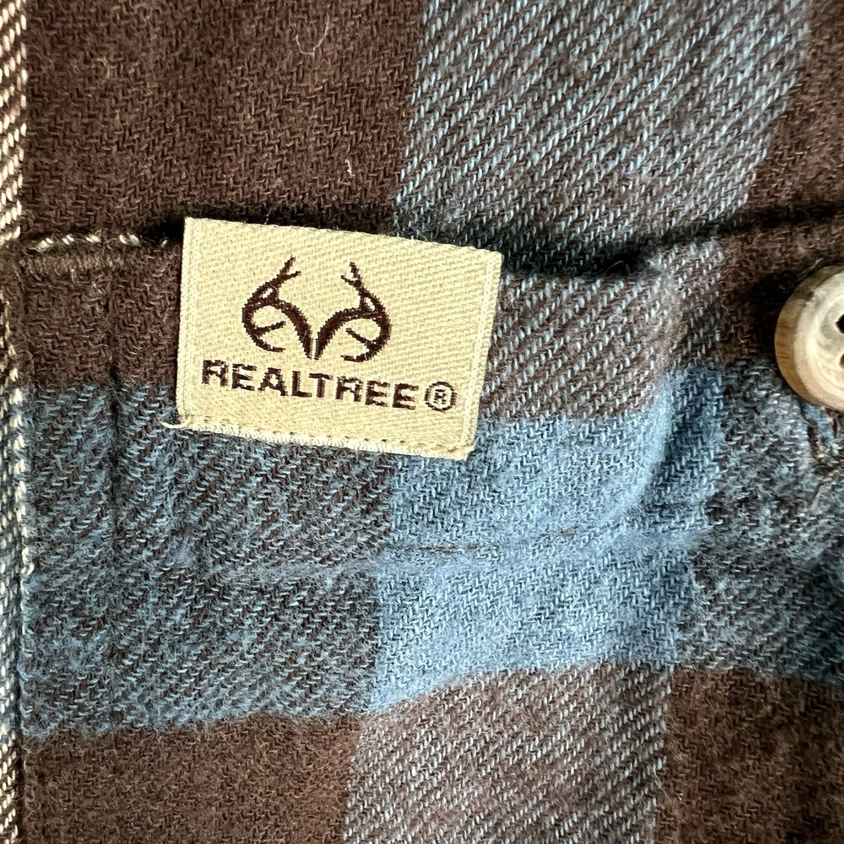 Realtree VINTAGE Realtree Plaid Flannel Button-Down Shirt Men XL Blue Long Sleeve Adult Regular Size XL Blue Plaid Outdoor Classic 90s Mens Size US XL / EU 56 / 4 - 3 Thumbnail