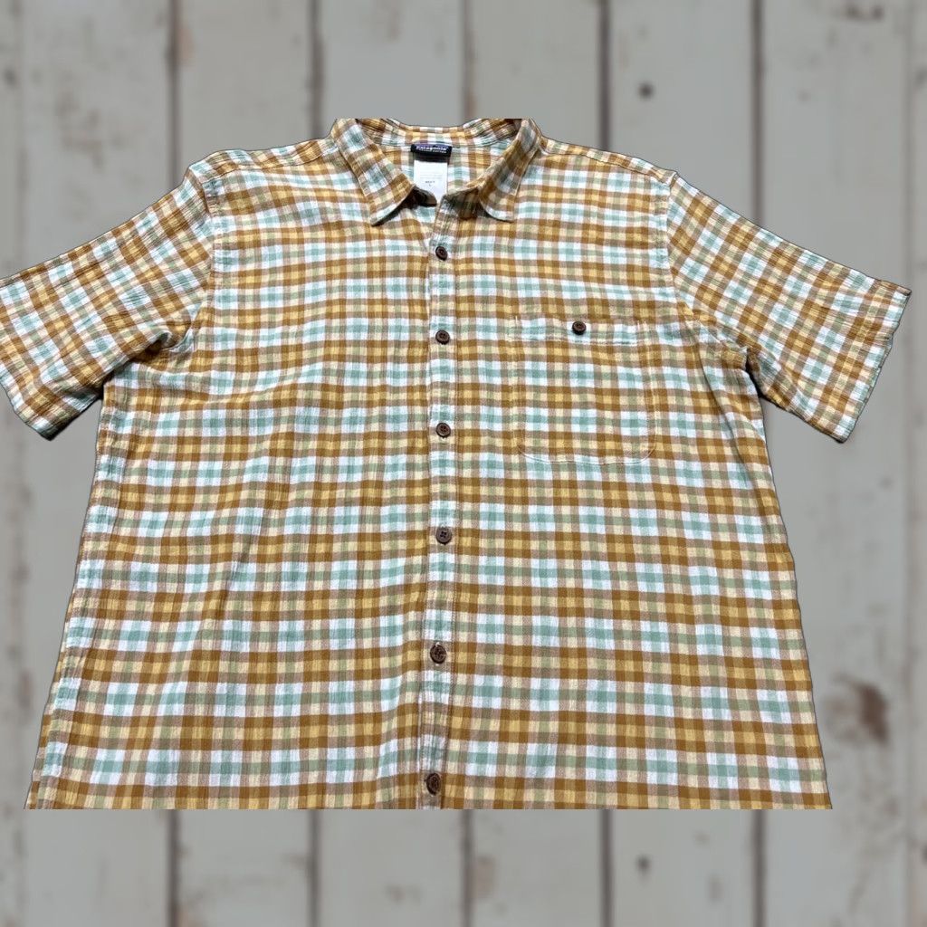 Patagonia Patagonia Brand Men’s Large L Organic Cotton Short Sleeve Button Up Beige Gold Green Size US 33 - 1 Thumbnail
