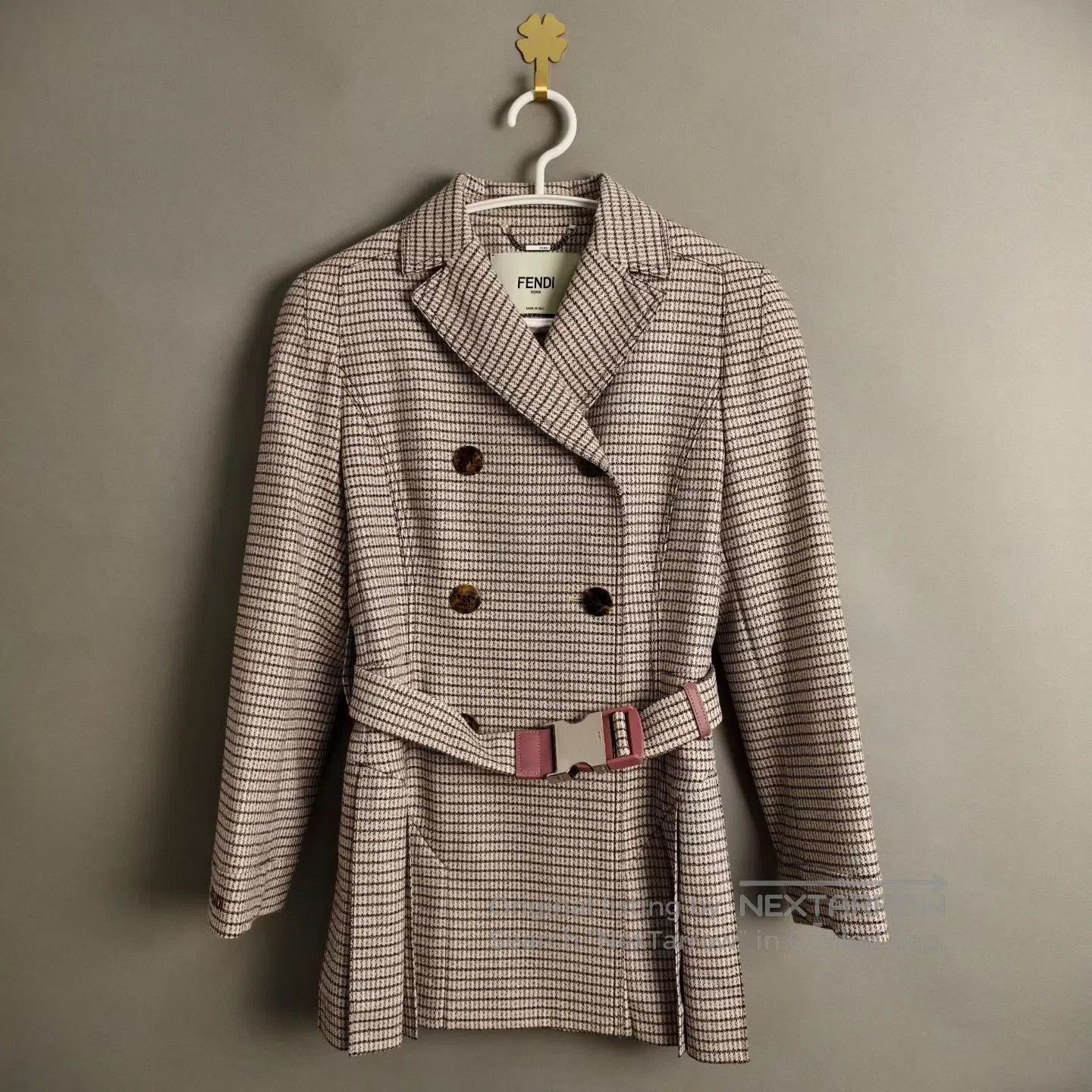 Fendi Fendi Pink Houndstooth Waist-Cinched Blazer. Size XS / US 0-2 / IT 36-38 - 1 Thumbnail
