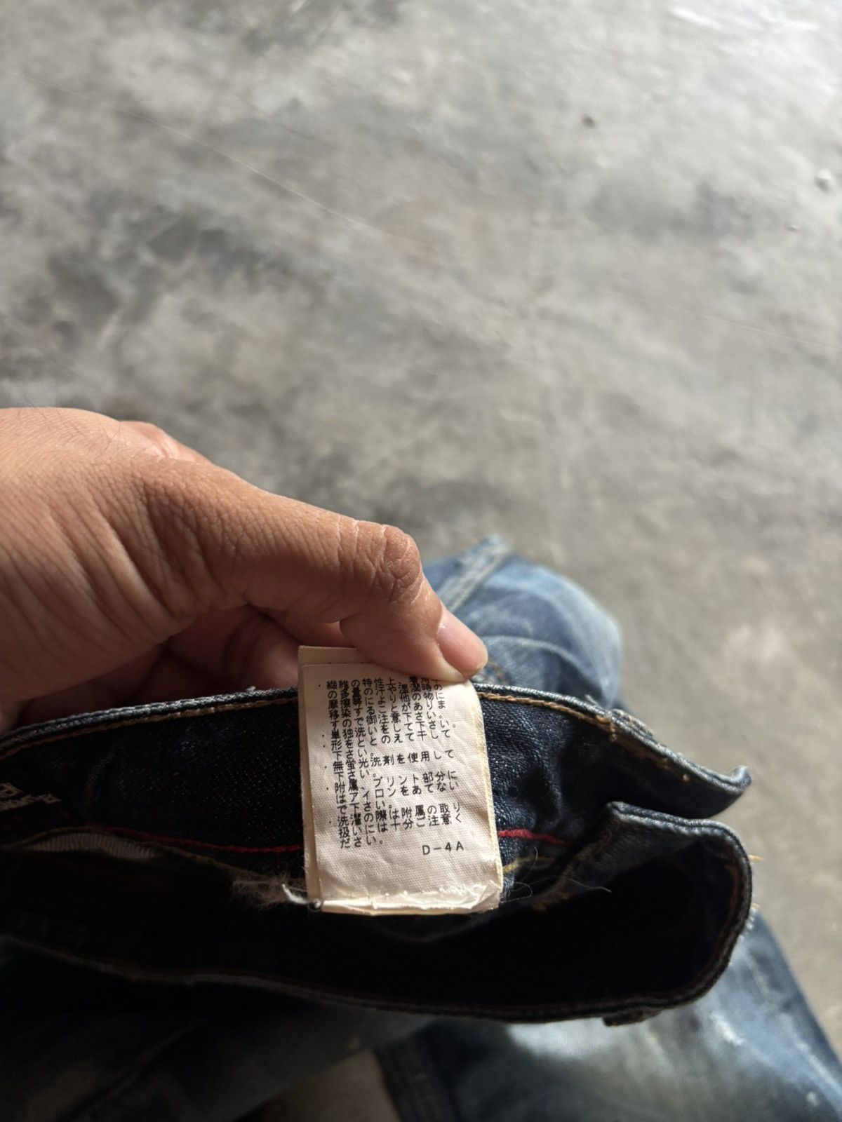 If Six Was Nine CULT OF INDIVIDUALITY japanese selvedge distressed semiflare Size US 32 / EU 48 - 9 Thumbnail