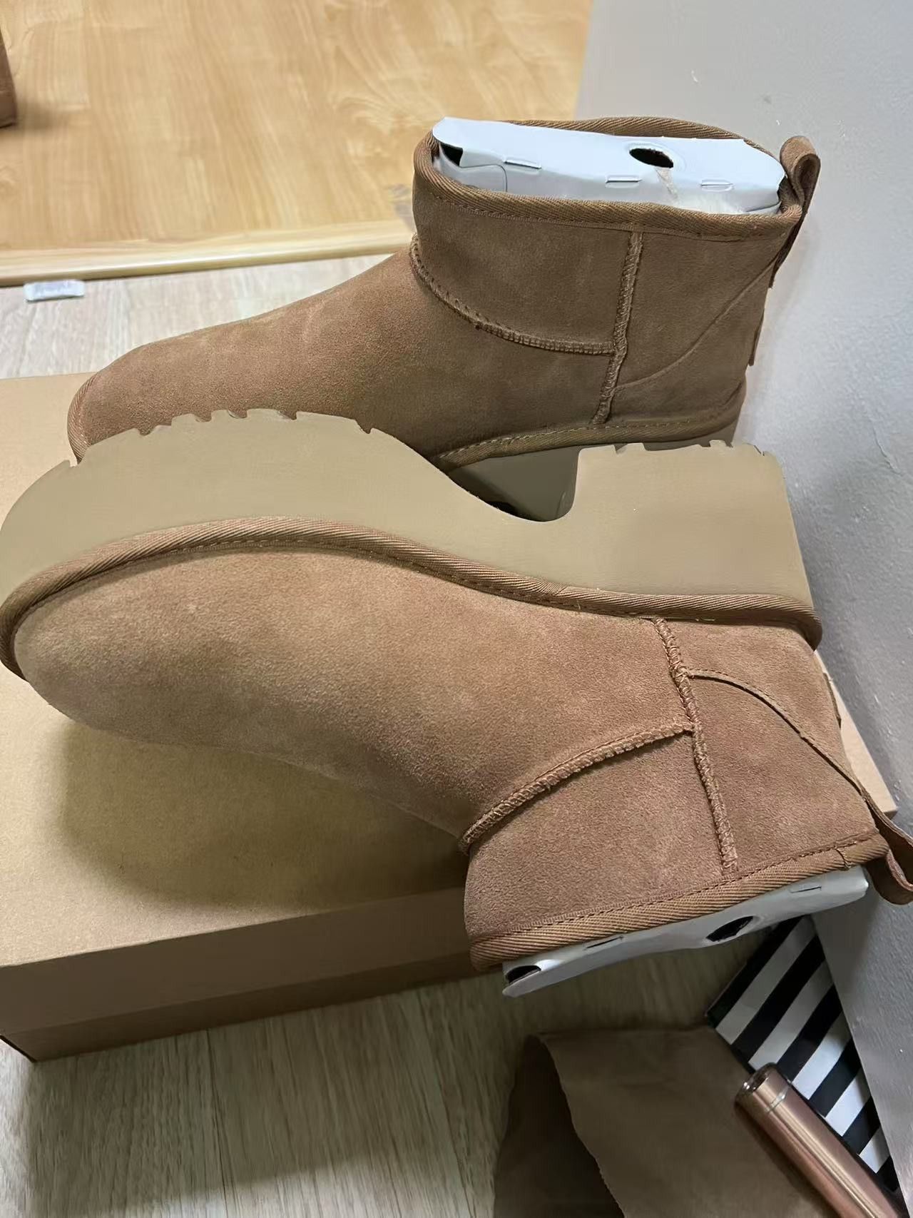 Ugg UGG Women's Classic Ultra Mini New Heights Boots Size US 11 / IT 41 - 5 Thumbnail
