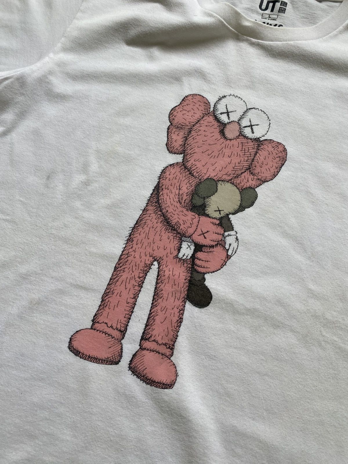 Kaws × Uniqlo Uniqlo X Kaws Shirt Size US L / EU 52-54 / 3 - 3 Thumbnail
