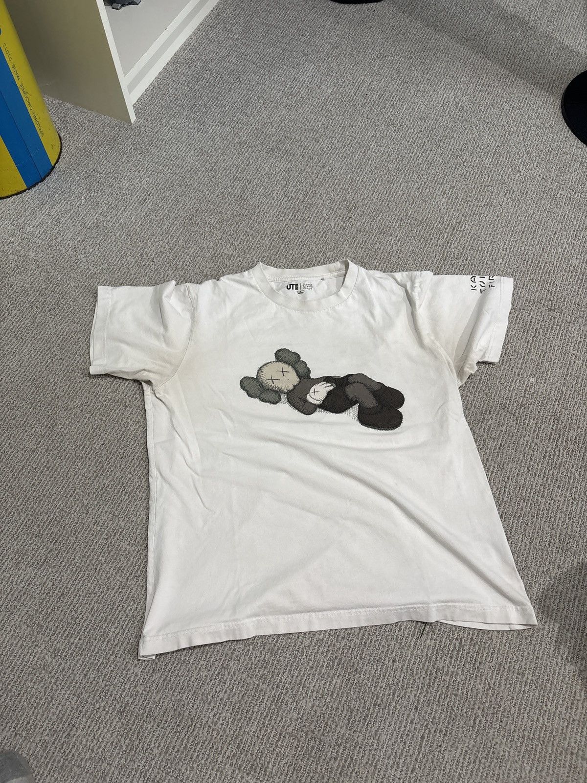 Kaws White Kaws Tokyo First shirt Size US XL / EU 56 / 4 - 1 Thumbnail