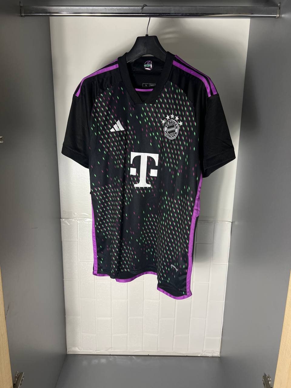 Vintage VERY RARE ADIDAS FC BAYERN MUNCHEN GERMANY SOCCER JERSEY Y2K Size US L / EU 52-54 / 3 - 2 Thumbnail