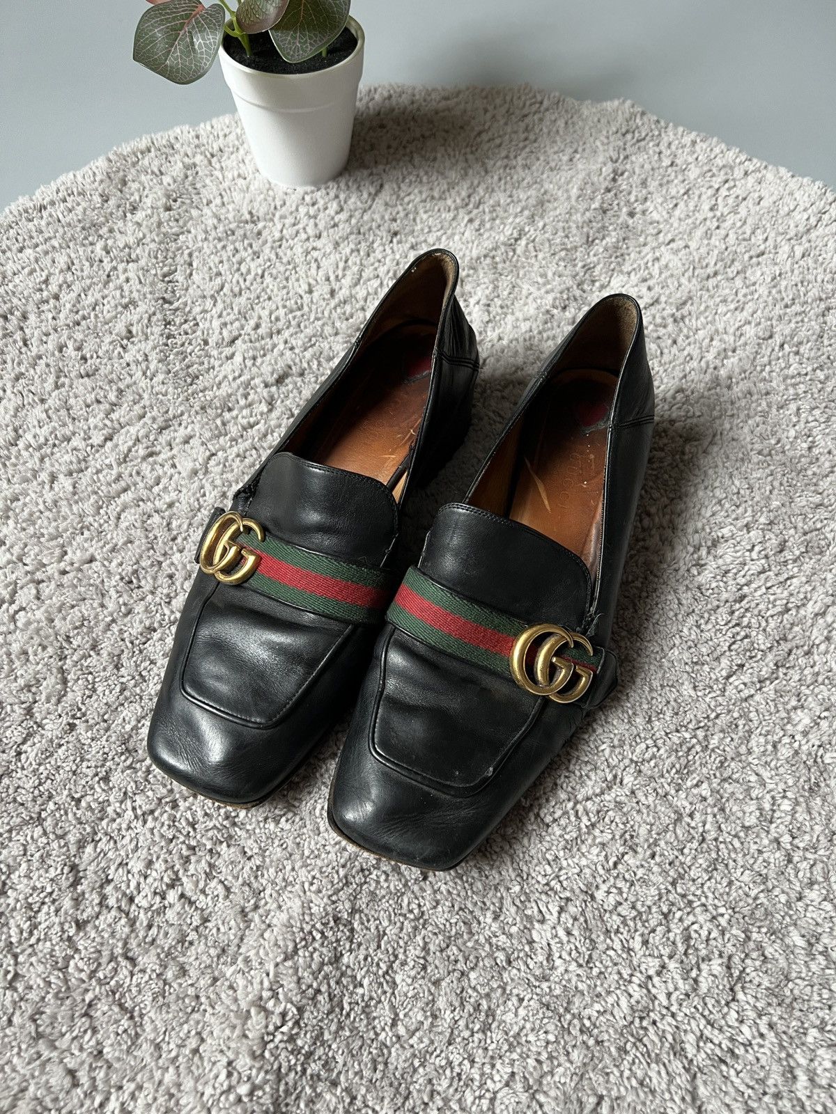 Gucci leather loafer with double g sales