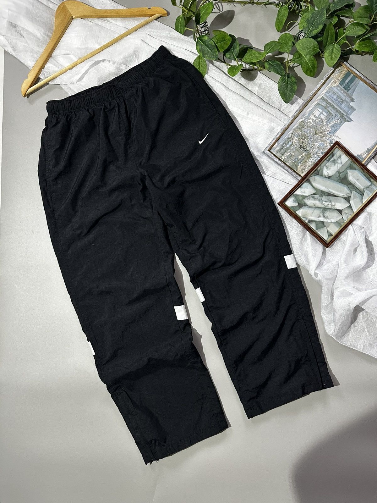 Nike VTG Nike Nylon Drill Black Track Pants Mens Size M Size US 32 / EU 48 - 2 Thumbnail