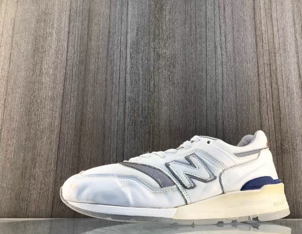 New Balance New Balance 997 White Blue Grey J16 Size US 9.5 / EU 42-43 - 1 Thumbnail
