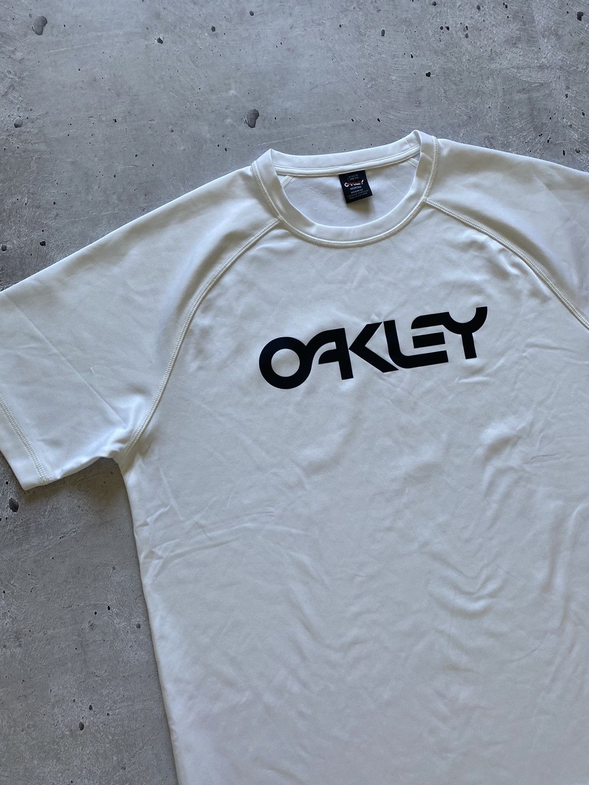 Oakley × Vintage 🥶Rare Oakley Hydrolox Big Logo T Shirt Y2K Retro Hype Size US XL / EU 56 / 4 - 1 Thumbnail