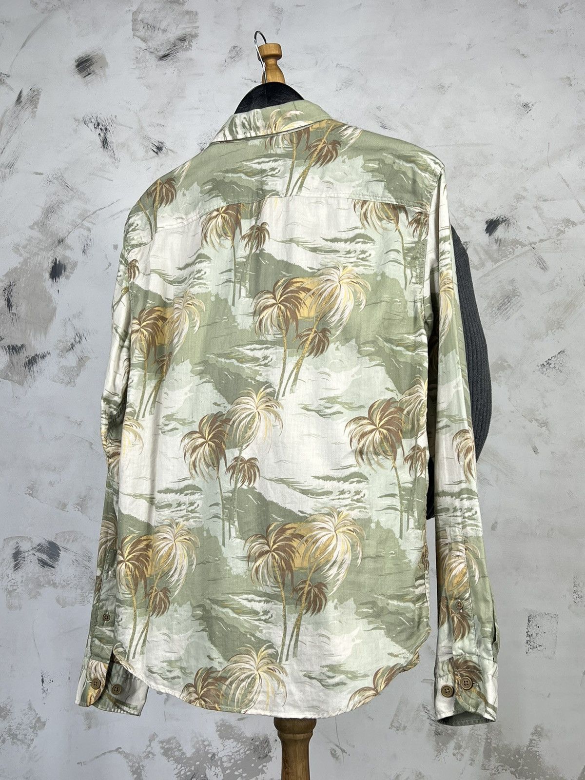 Allsaints Vintage AllSaints Palm Print Button Up Shirt Size M - L Size US M / EU 48-50 / 2 - 3 Thumbnail