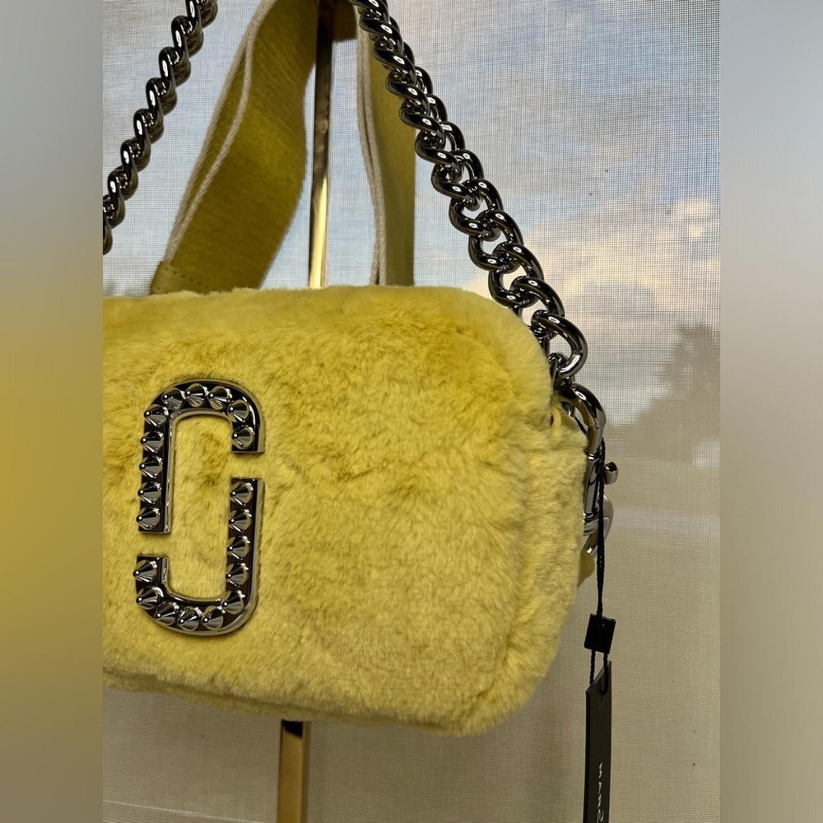 Marc Jacobs Marc Jacobs Stylish Yellow Faux Fur Bag with Chain Strap NWT Size ONE SIZE - 5 Thumbnail