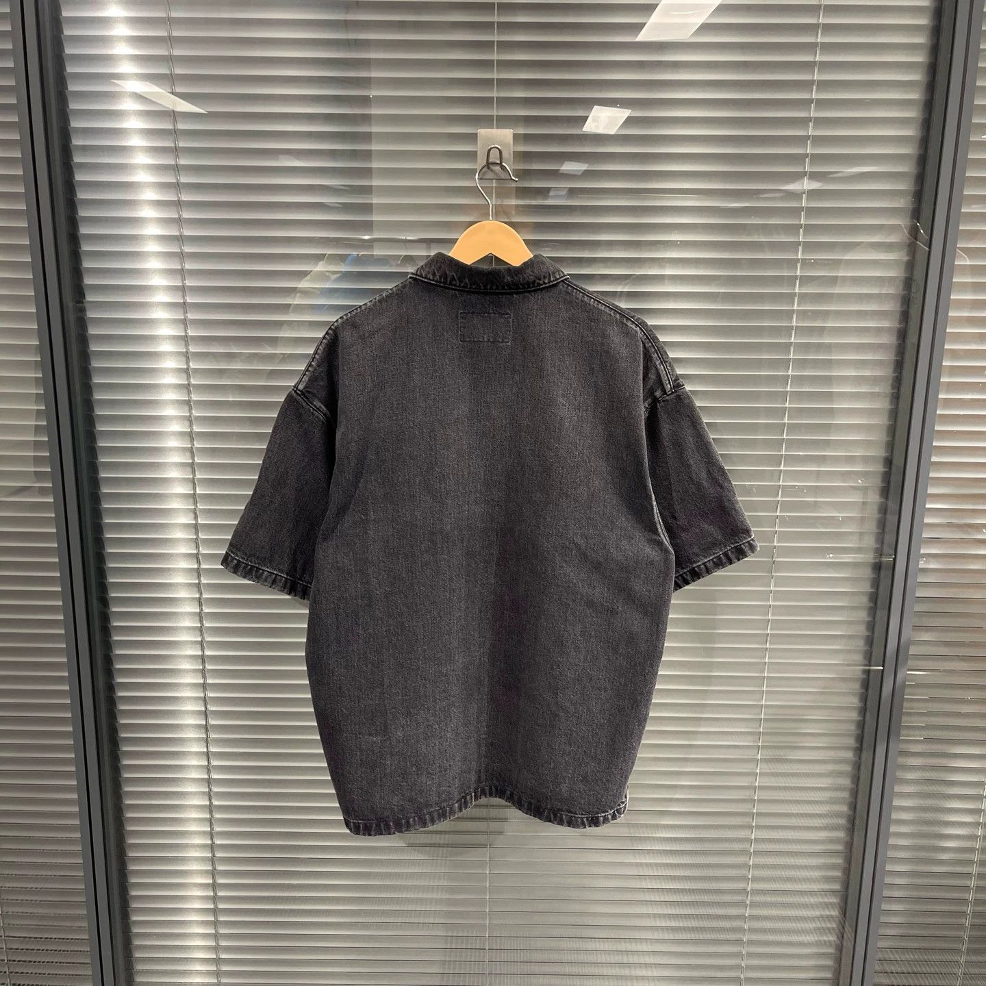 Prada Prada Distressed Triangle Denim Short-Sleeve Shirt Jacket Size US S / EU 44-46 / 1 - 2 Thumbnail