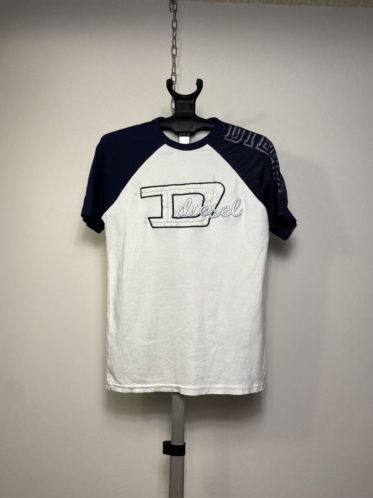 Diesel Vintage Diesel Embroidered Big Logo Y2k Hype T-shirt Tee Size US S / EU 44-46 / 1 - 1 Thumbnail