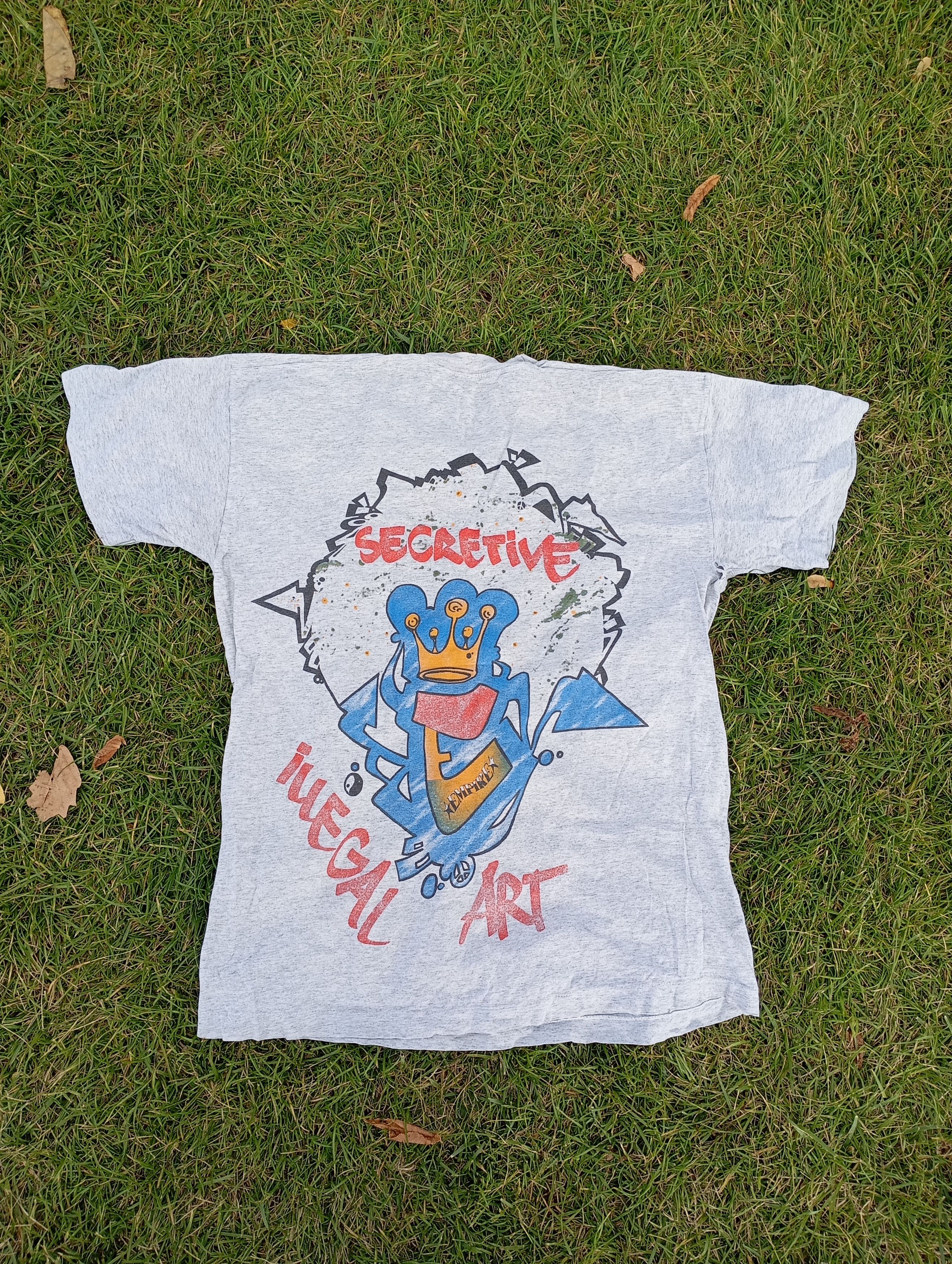 Vintage Vintage 90s Jordan 23 Empire Secretive Art T-shirt Size US L / EU 52-54 / 3 - 8 Thumbnail