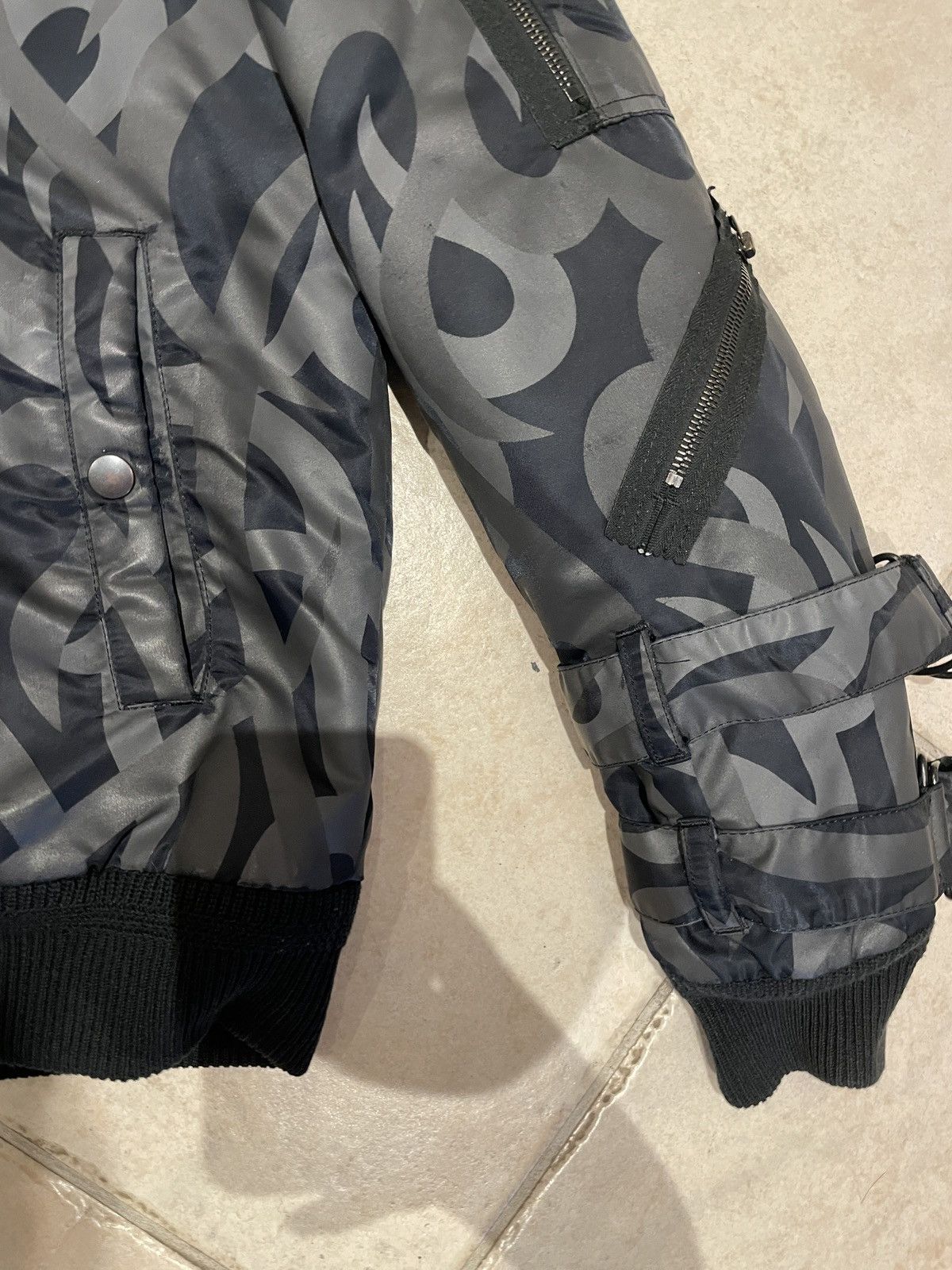 Number (N)ine Number (N)ine tribal heart camo bondage jacket Size US M / EU 48-50 / 2 - 6 Thumbnail