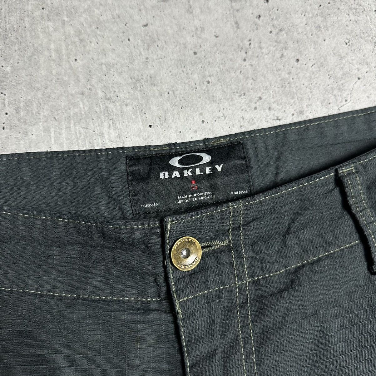 Oakley × Vintage Vintage Oakley Cargo Baggy Short Jorts Y2K 34 Size US 34 / EU 50 - 4 Thumbnail