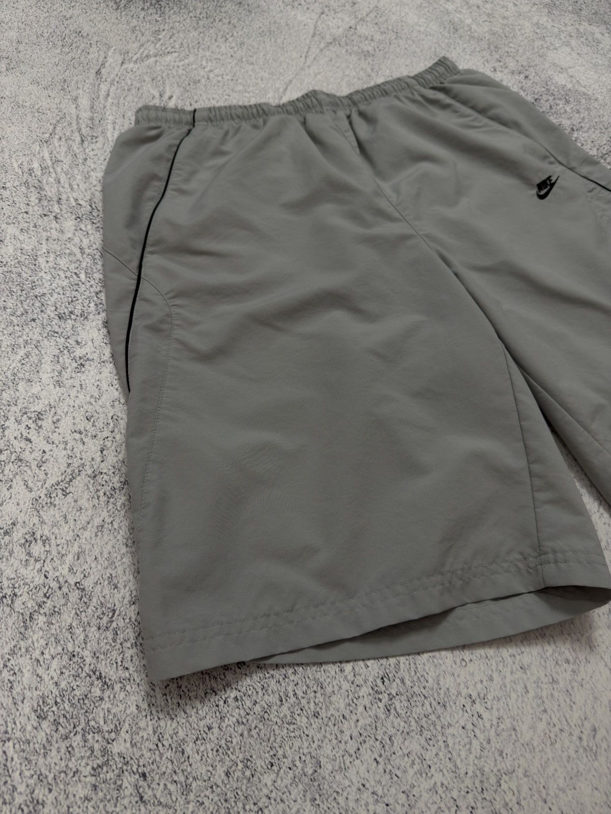 Nike Vintage Nike shorts streetwear swoosh casual y2k size L Size US 34 / EU 50 - 4 Thumbnail