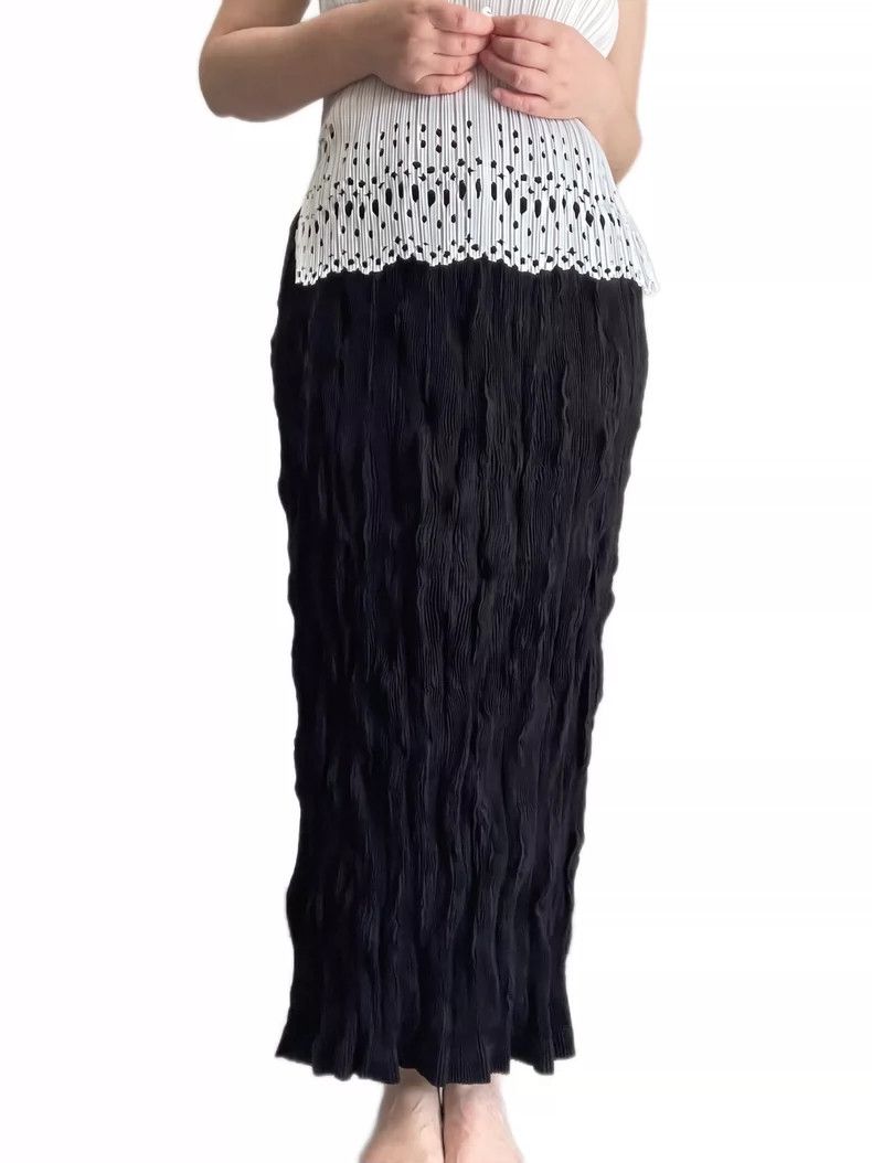 Issey Miyake Issey Miyake size:2 Black main line twisted pleated skirt Size 31" - 1 Thumbnail