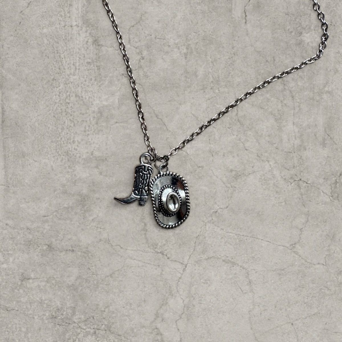 Japanese Brand Vintage style cowboy necklace, stainless steel. One size Size ONE SIZE - 4 Thumbnail