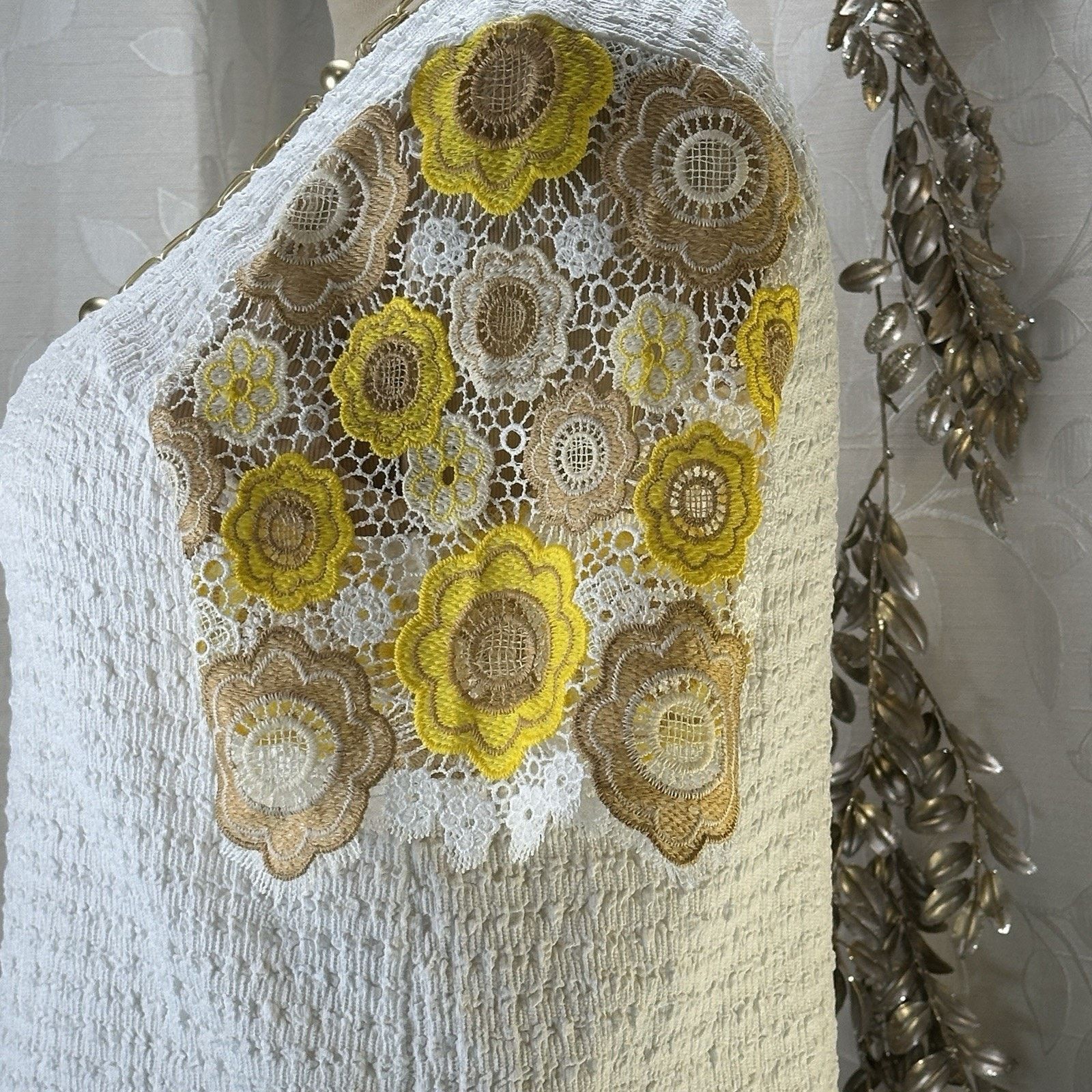Other Alice Blue 1X White Top Yellow Crochet Floral Sleeve Size XL / US 12-14 / IT 48-50 - 5 Thumbnail