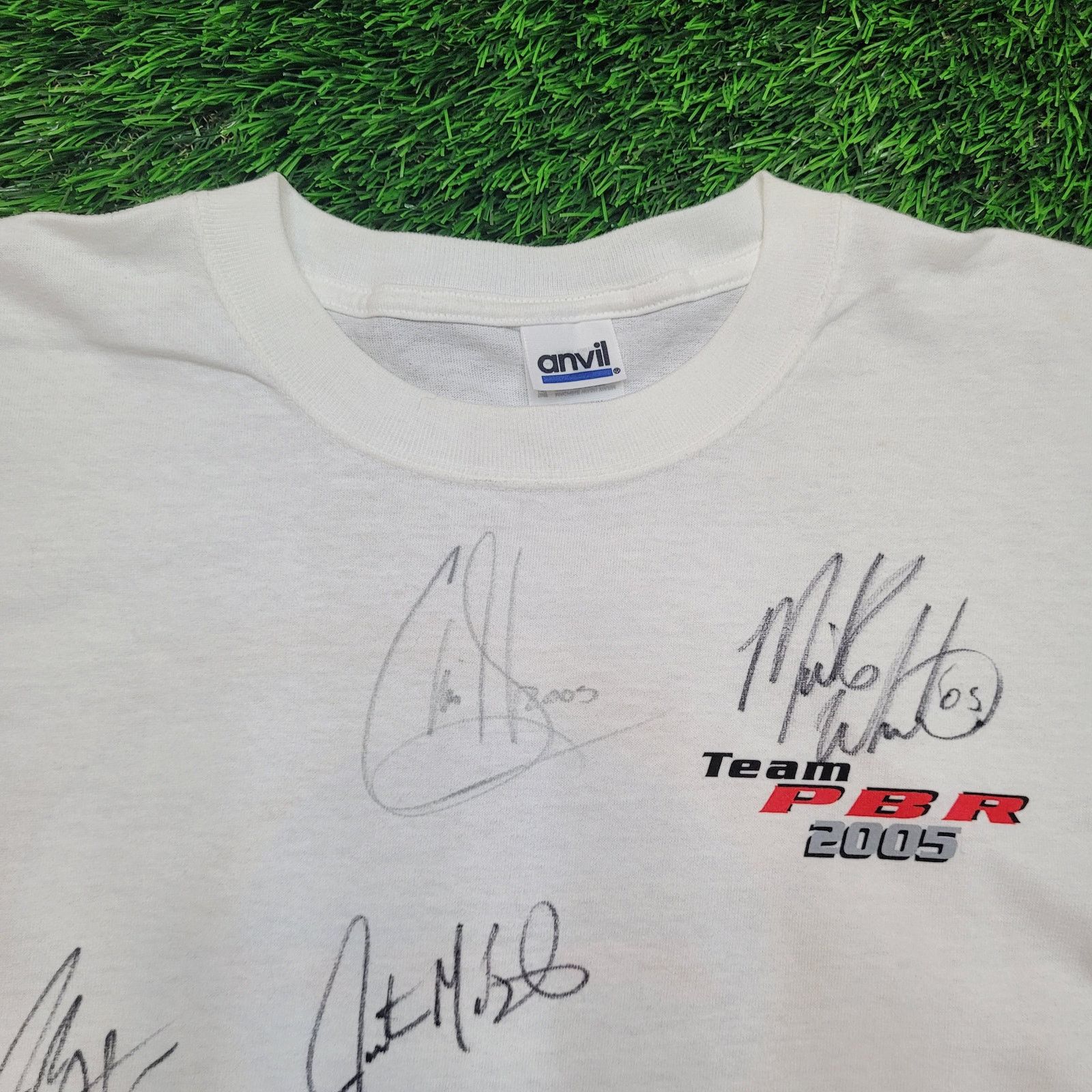 Anvil Signed 2005 Team PBR T-Shirt Mens M Womens L Pro Bull Riders Size US M / EU 48-50 / 2 - 2 Thumbnail