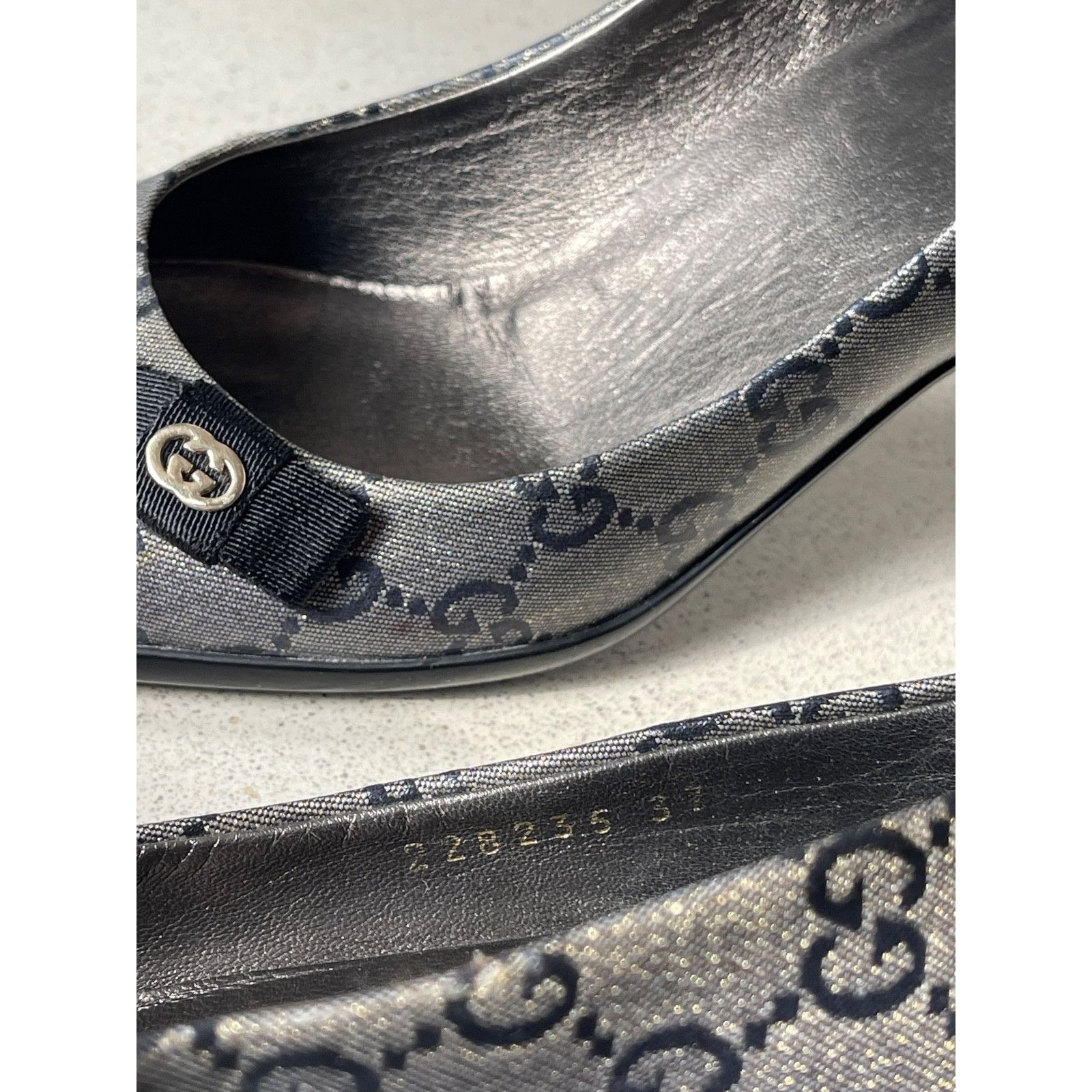 Gucci Gucci Monogram GG Crystal Canvas Metallic Gold/Grey Heels Size US 7 / IT 37 - 9 Thumbnail