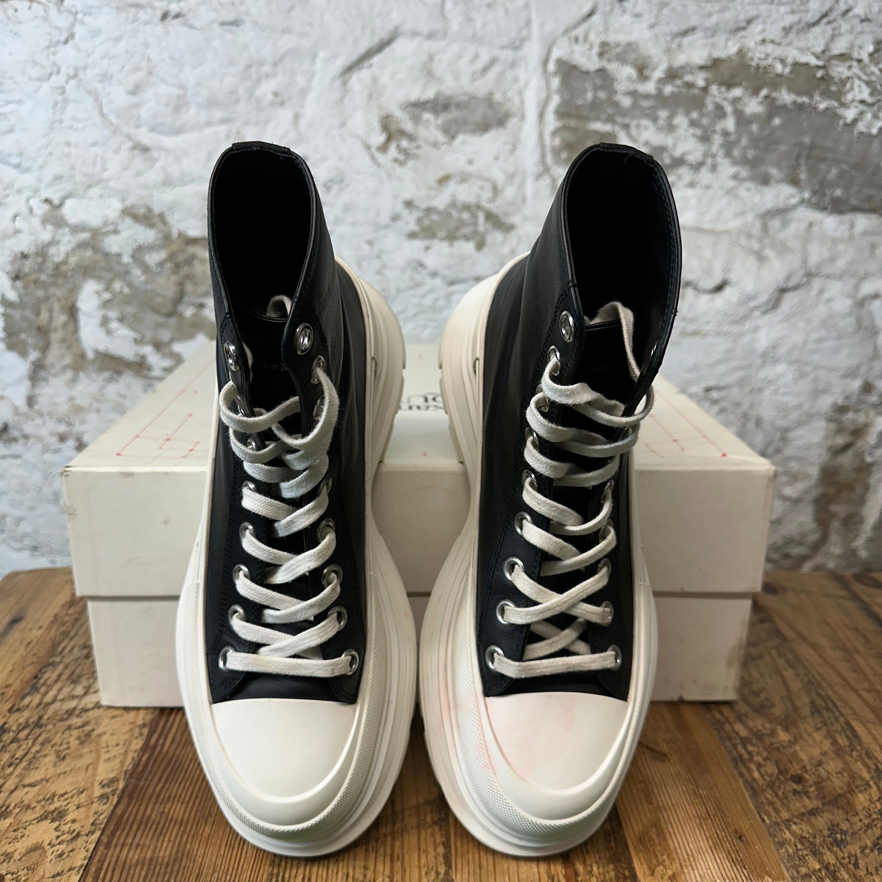 Alexander McQueen Alexander Mcqueen High Black Leather White Tread Boot Sz 7.5 Size US 7.5 / EU 40-41 - 3 Thumbnail