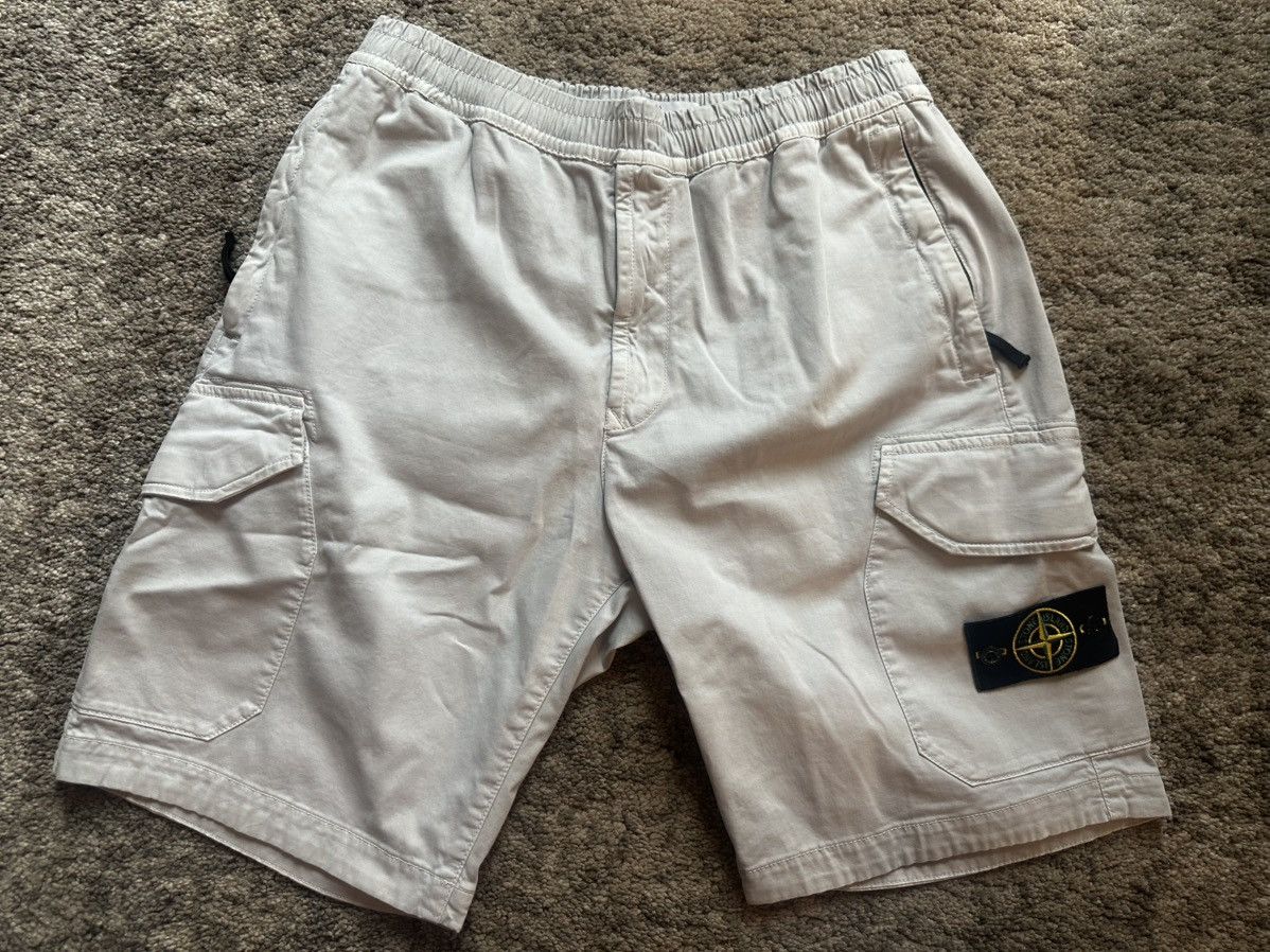 Stone Island Stone Island bermuda shorts Size US 33 - 1 Thumbnail