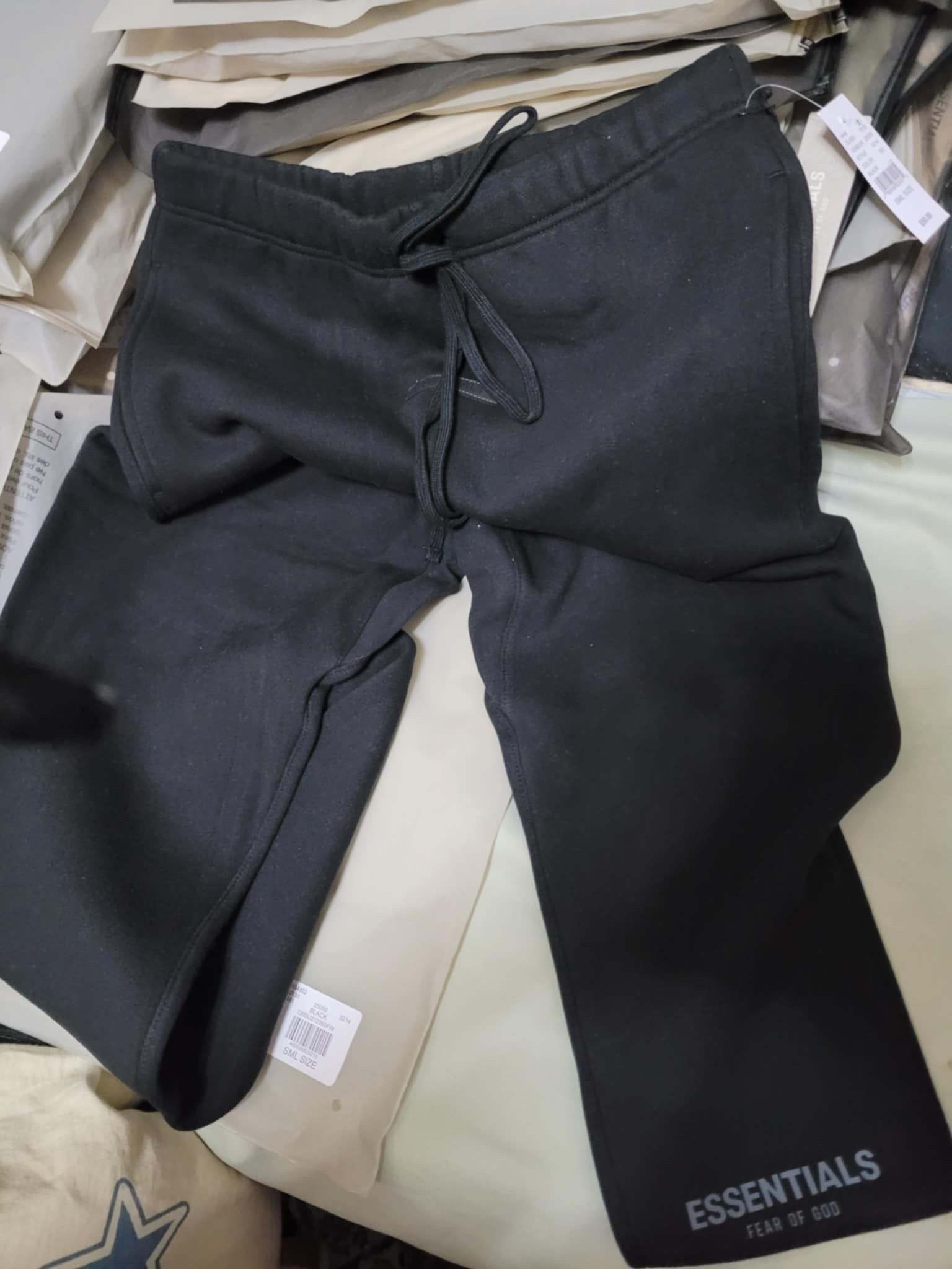 Fear of God sz S Fear of god essential black sweatpants Size US 30 / EU 46 - 7 Thumbnail