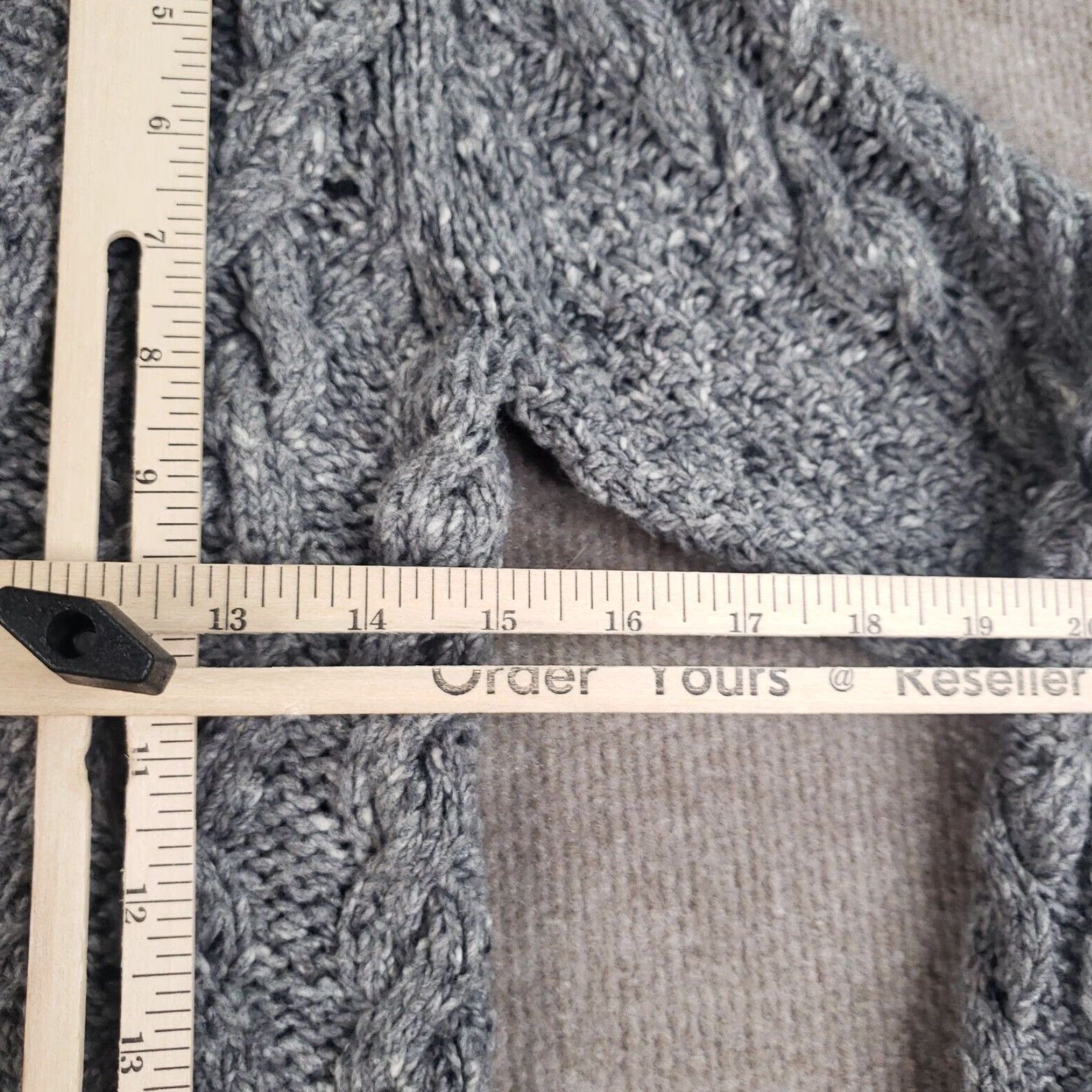 J.Crew J.CREW Sweater Womens M Gray Long Sleeve Cable Knit Button Front Handknit Size M / US 6-8 / IT 42-44 - 3 Thumbnail