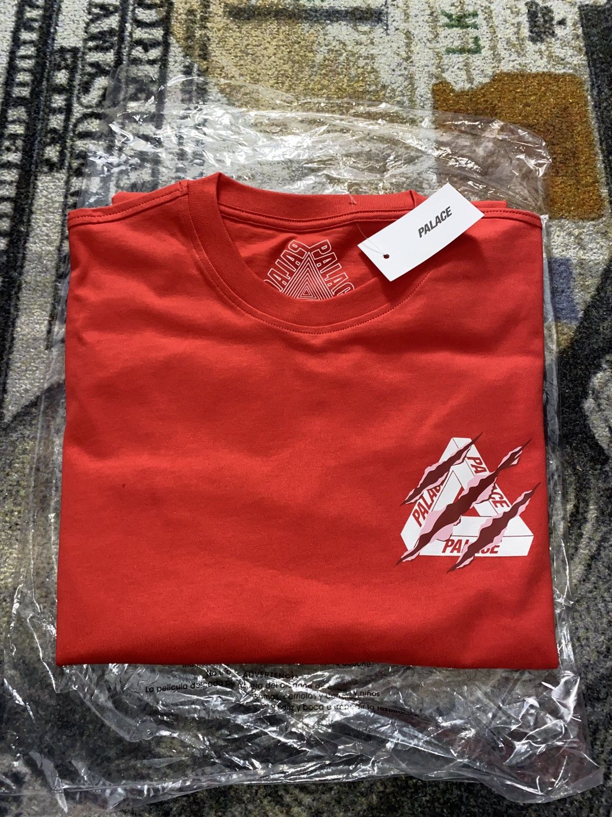 Palace Palace Ripped Tri Ferg T-Shirt Size US M / EU 48-50 / 2 - 2 Thumbnail