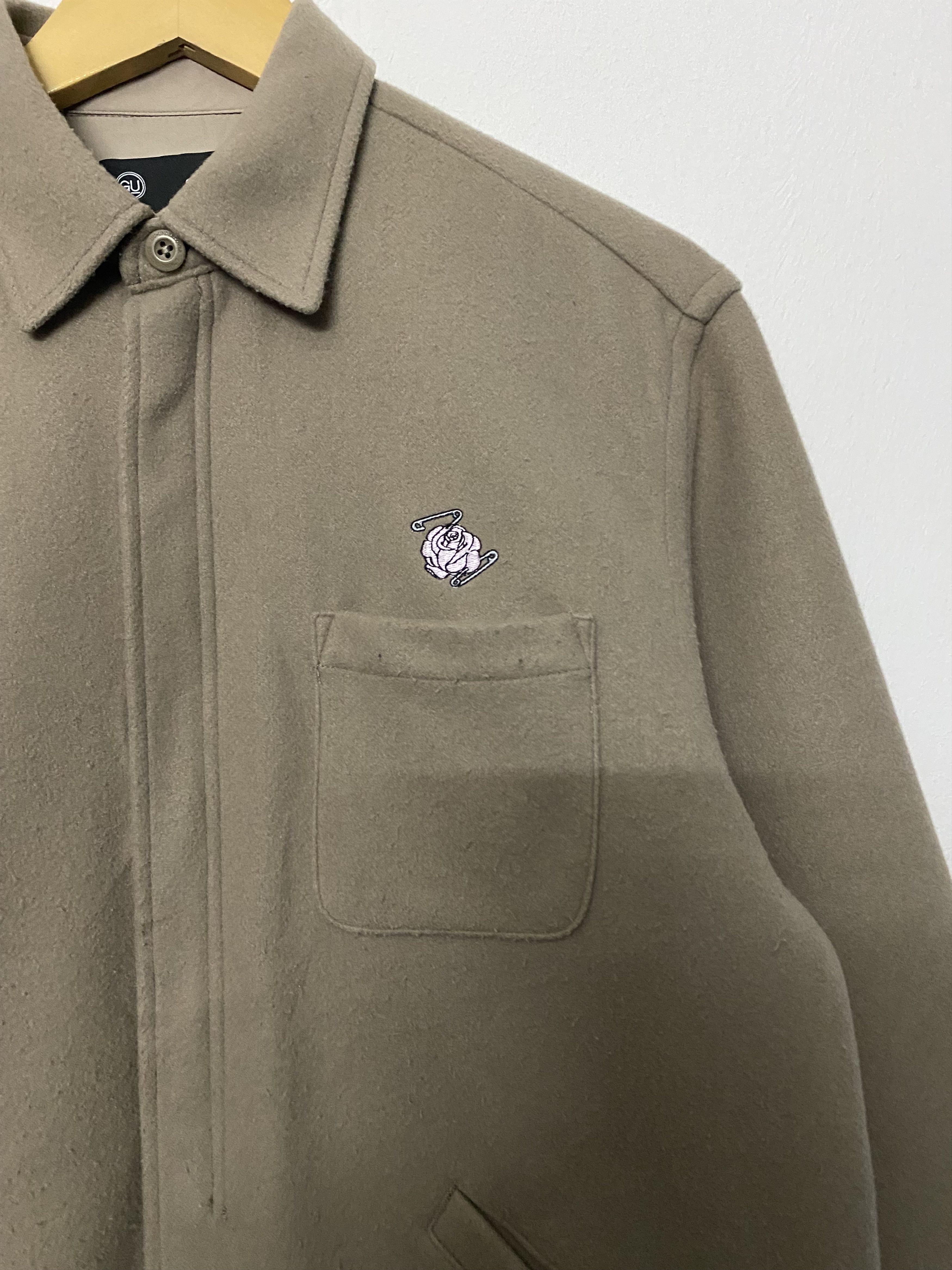 GU × Undercover GU x UNDERCOVER Rose Embroidered Shirt Jacket Size US S / EU 44-46 / 1 - 5 Thumbnail