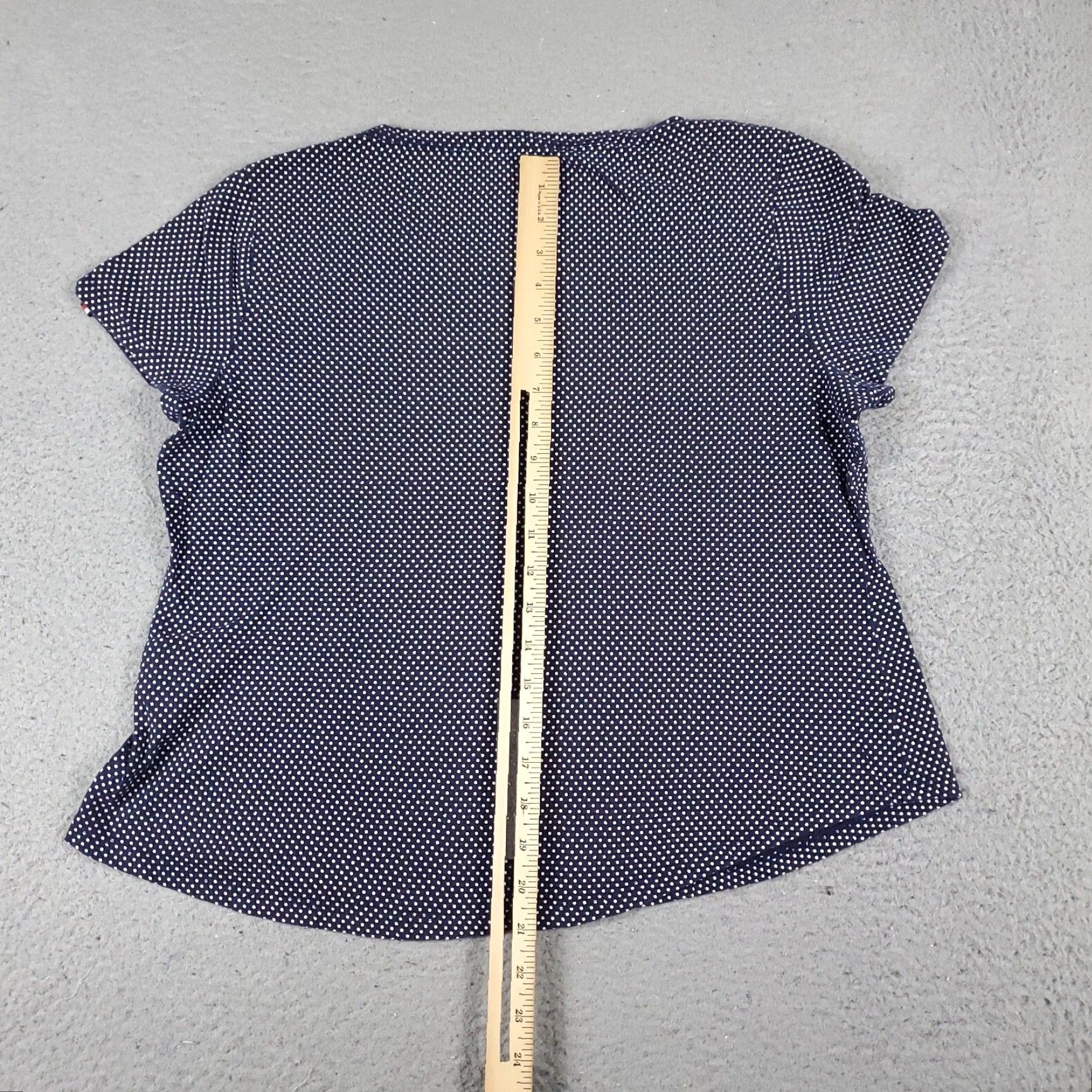 Tommy Hilfiger Tommy Hilfiger Women's T-Shirt Large Blue Solid Short Sleeve Crew Neck Casual Logo Size L / US 10 / IT 46 - 3 Thumbnail