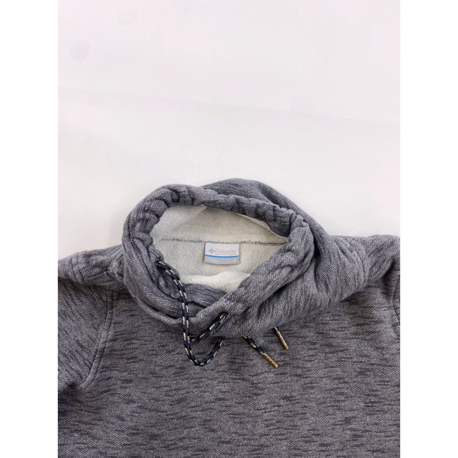 Vintage Columbia Sweatshirt Womens Medium Gray Cowl Neck Outdoors Hiking Pullover Activewear Sweatshirt M Gray Outdoors Hiking Women Columbia Size M / US 6-8 / IT 42-44 - 2 Thumbnail