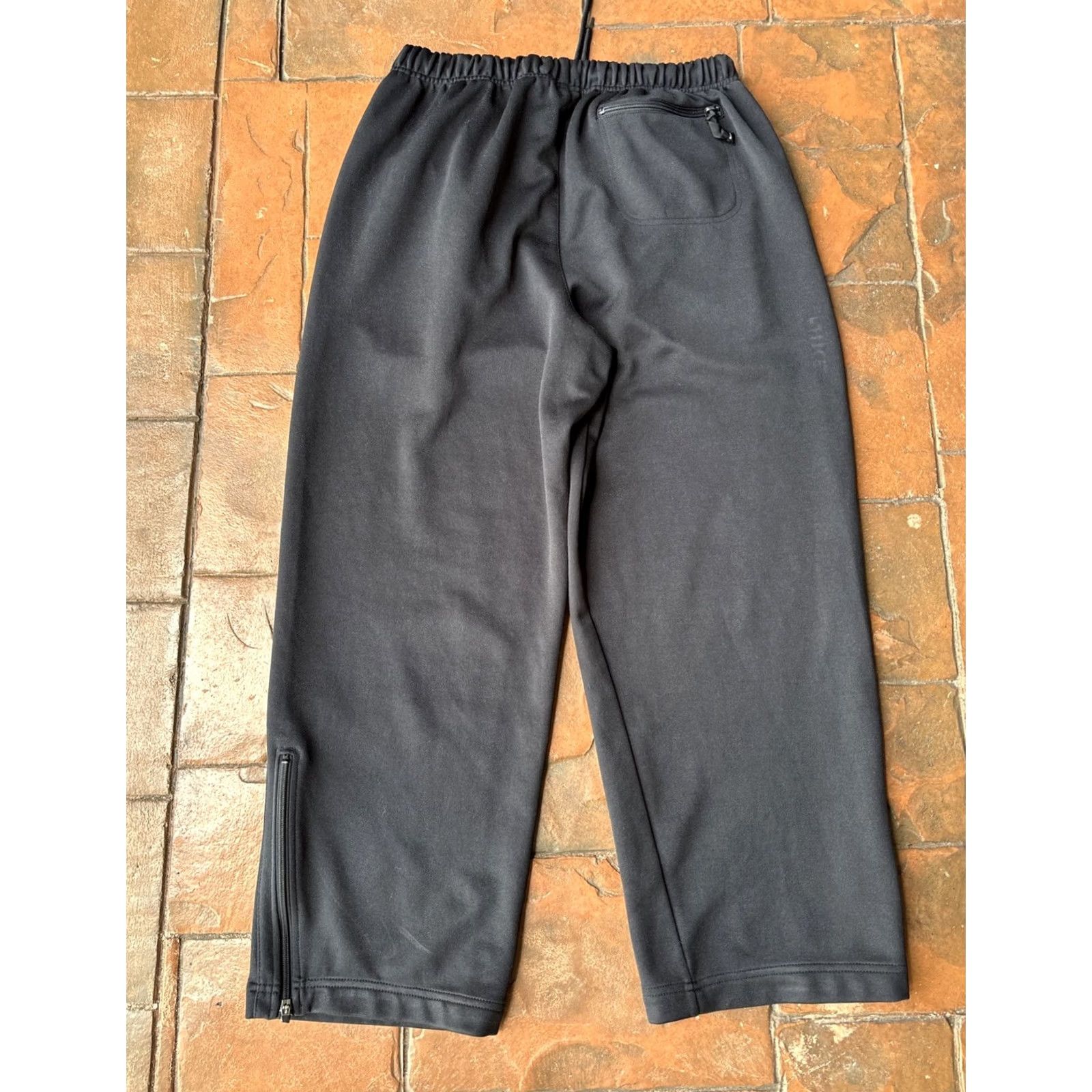 Nike VINTAGE Nike Sweatpants Track Pants XL Black Baggy Wide-Leg Men's Nike XL Black Sweatpants Basketball Gym Running Jogging Size US 36 / EU 52 - 3 Thumbnail