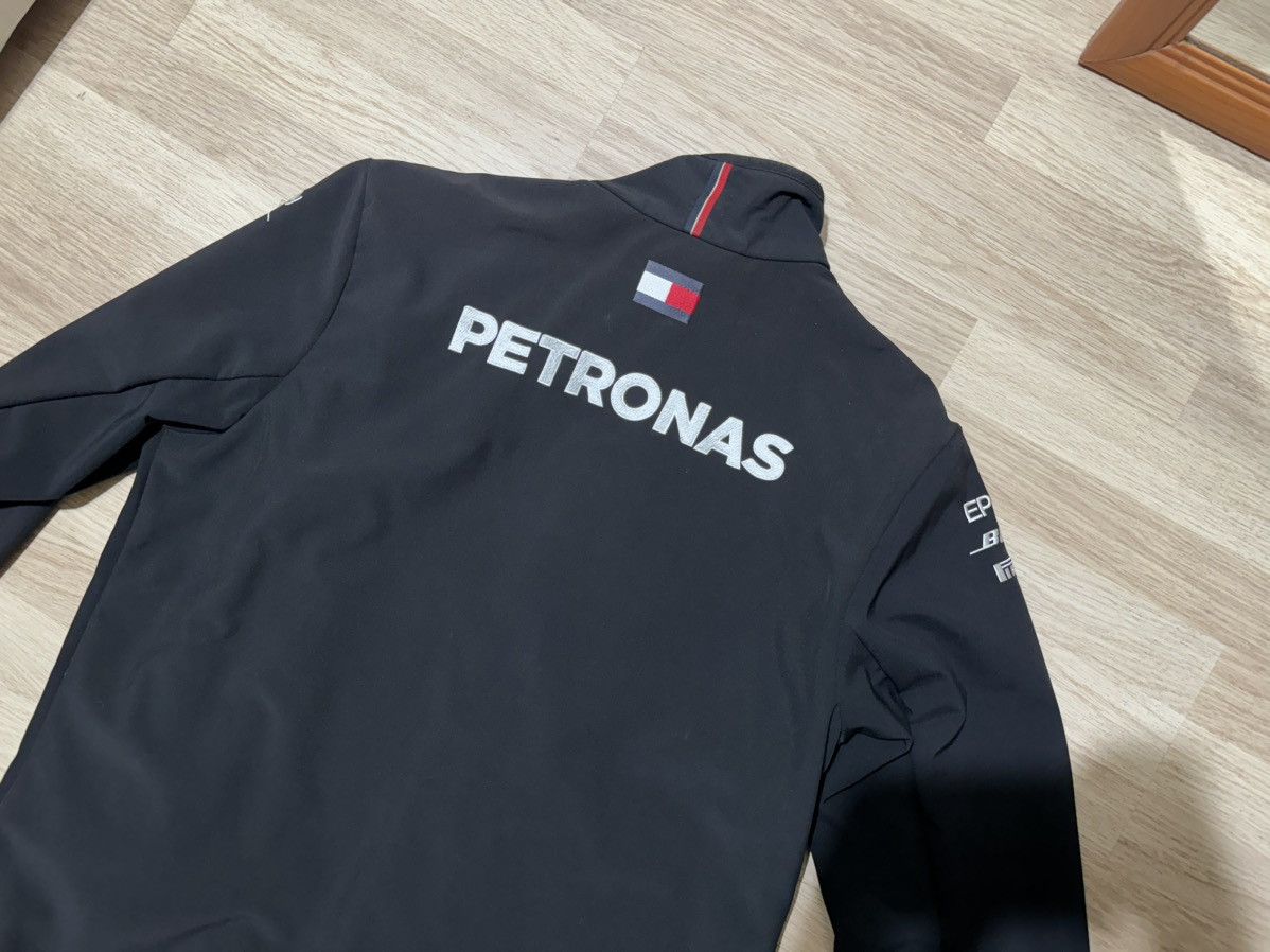 Mercedes-Benz × Pirelli × Tommy Hilfiger Petronas AMG Tommy Hilfiger softshell jacket Size US XL / EU 56 / 4 - 16 Thumbnail