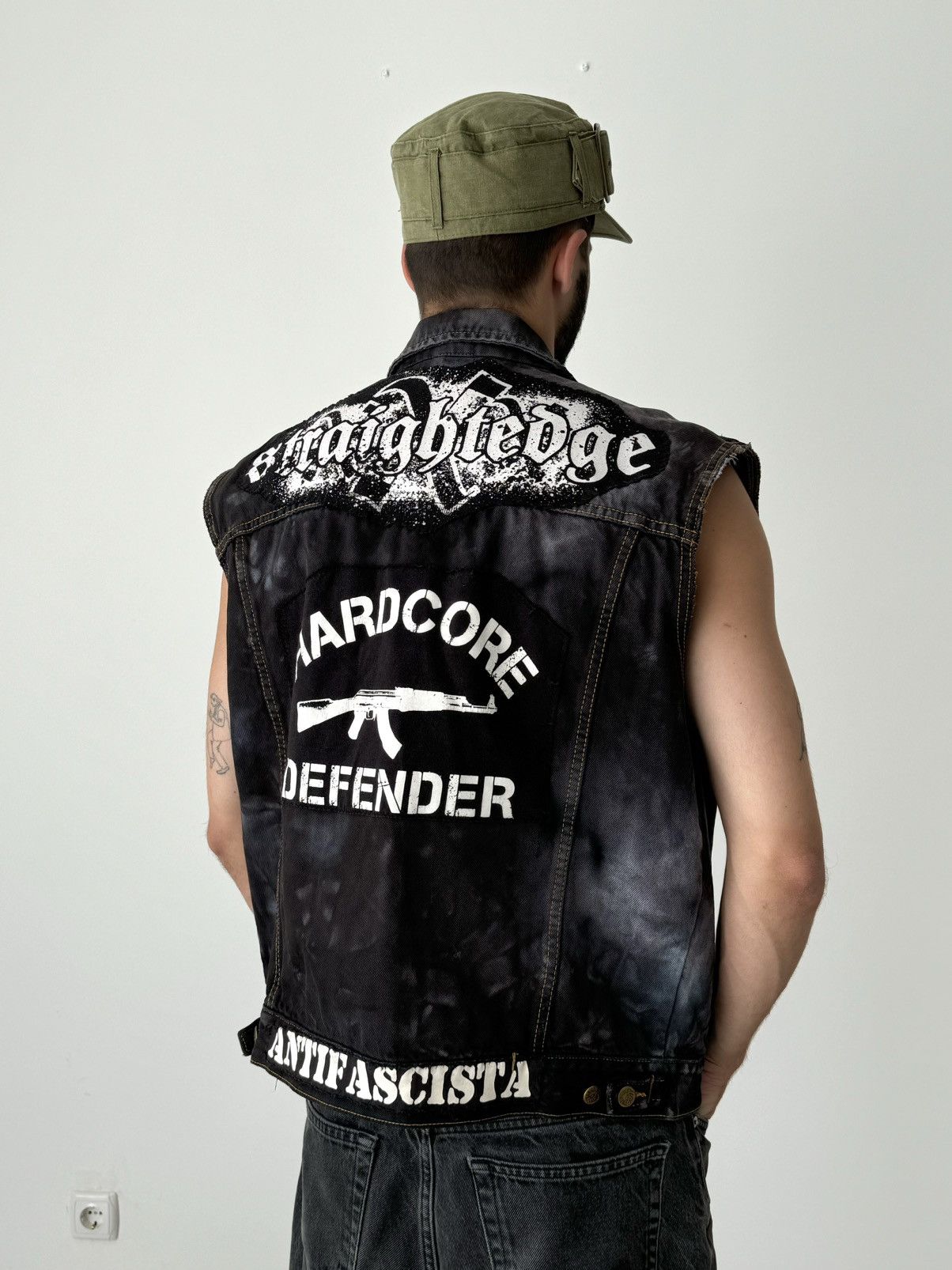 Vintage Vintage 90s Lee Custom Hardcore Biker Denim Vest Size US L / EU 52-54 / 3 - 1 Thumbnail
