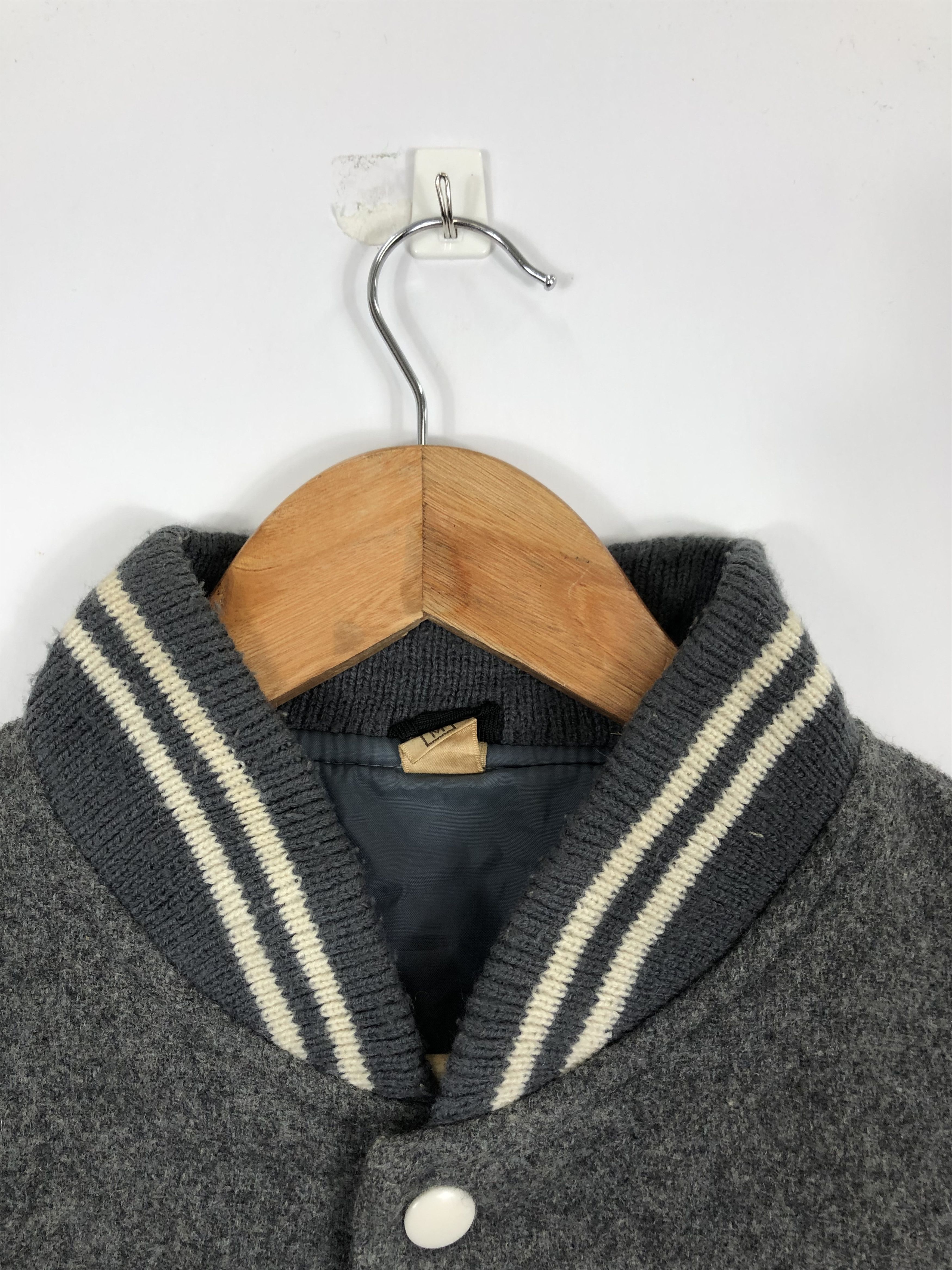 Japanese Brand Vintage Wool Varsity Jacket Japanese Brand V0209 Size US M / EU 48-50 / 2 - 7 Thumbnail
