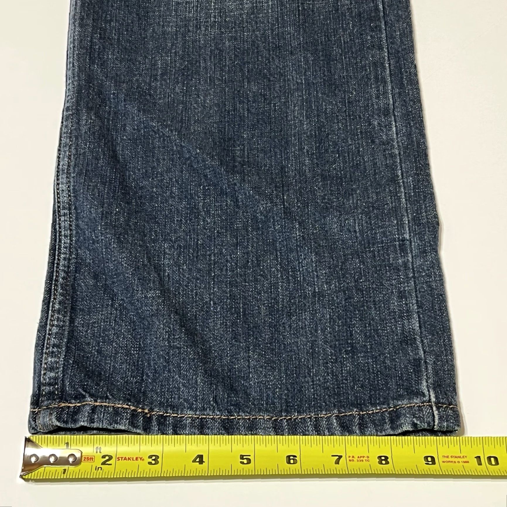 Levi's VINTAGE Levi's 569 Jeans Men's Blue 38x32 Relaxed Straight Denim Pocket Zip 5-Pocket Modern Medium Wash Size US 38 / EU 54 - 7 Thumbnail
