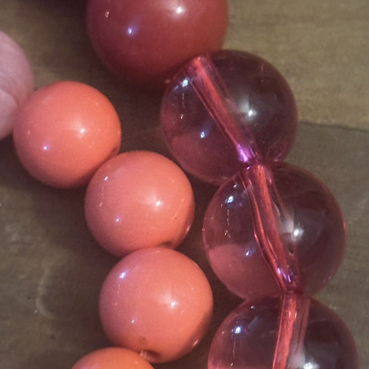 Vintage Vintage chunky ombré lucite bead necklace Size ONE SIZE - 4 Thumbnail