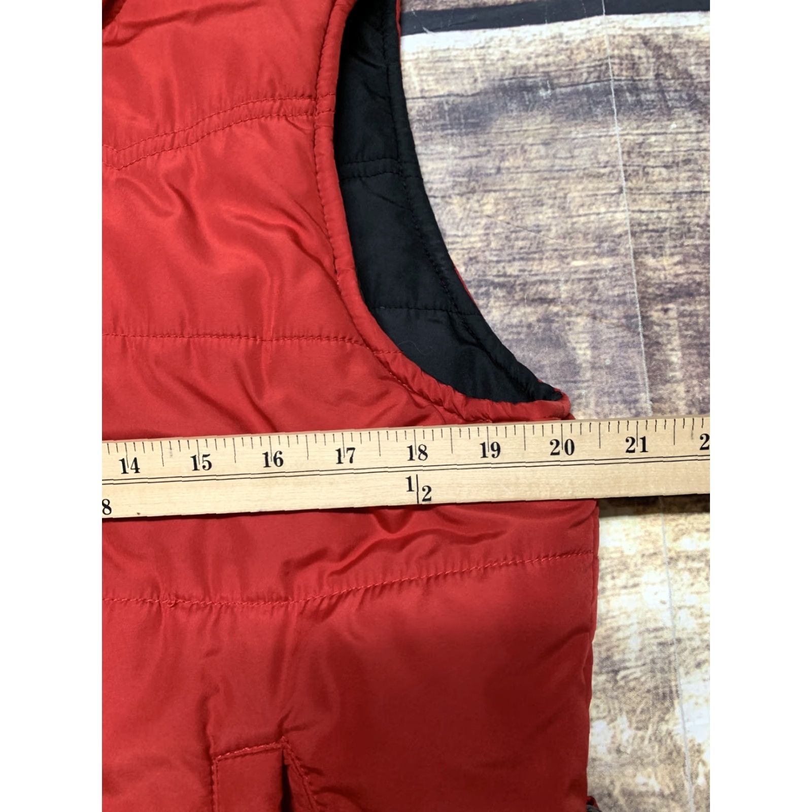 Vintage Winter Quilted Vest Mens Large Red Pockets Adjustable Waist Snap Zip Size US L / EU 52-54 / 3 - 6 Thumbnail