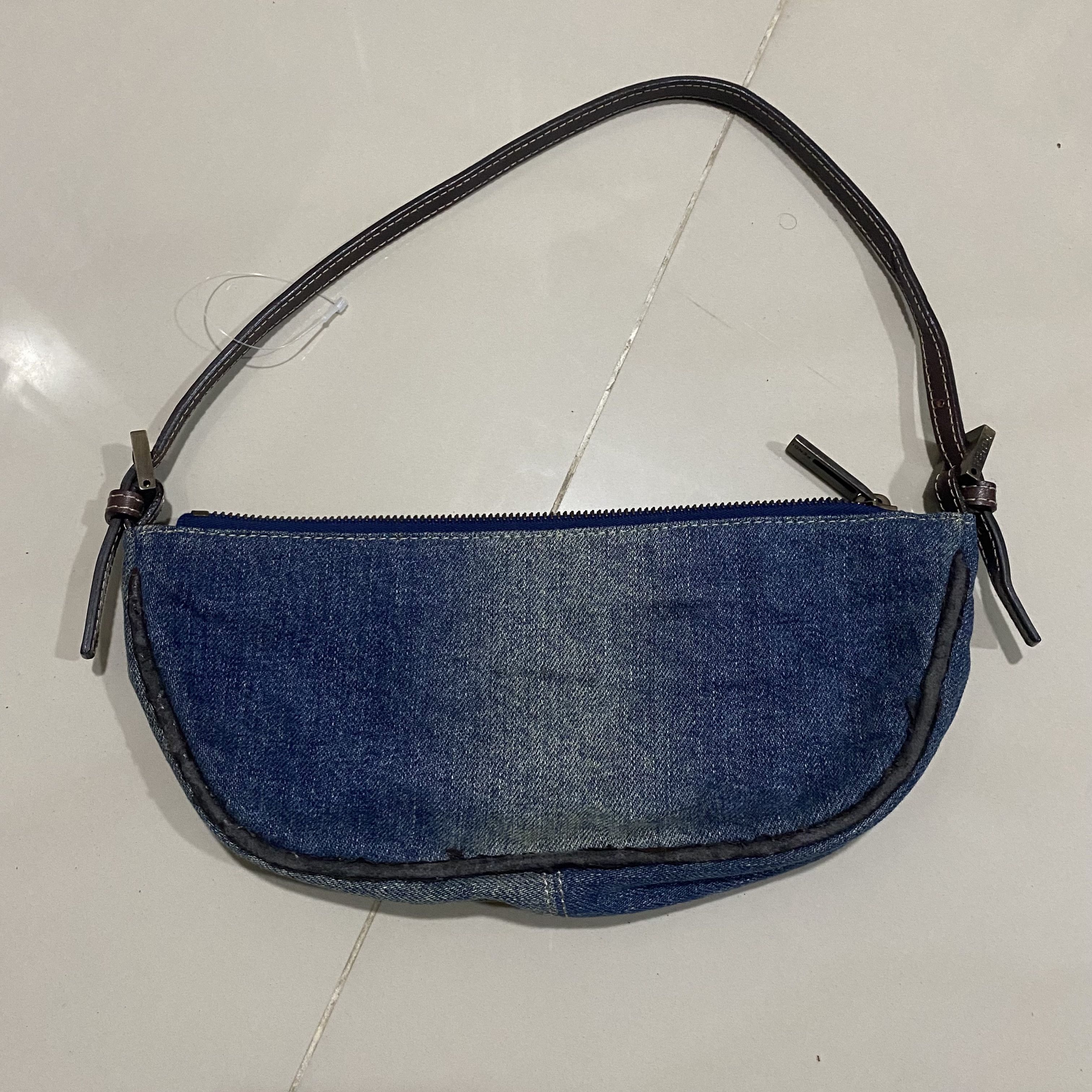 Fendi Baguette Clutch Bag in Blue, Women's
