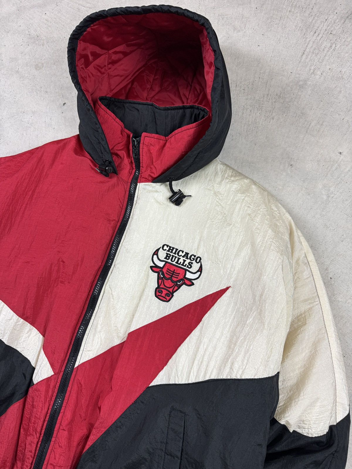 Vintage 1990’s Chicago Bulls Hooded Puffer Jacket Size US L / EU 52-54 / 3 - 2 Thumbnail