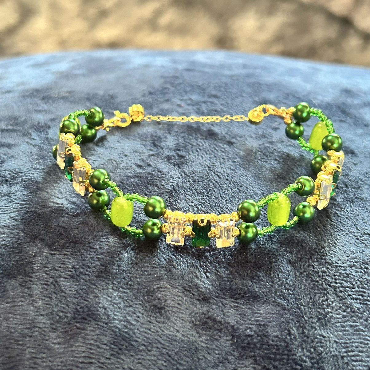 Handmade Handcrafted emerald green Czech glass pearl bracelet Size ONE SIZE - 7 Thumbnail