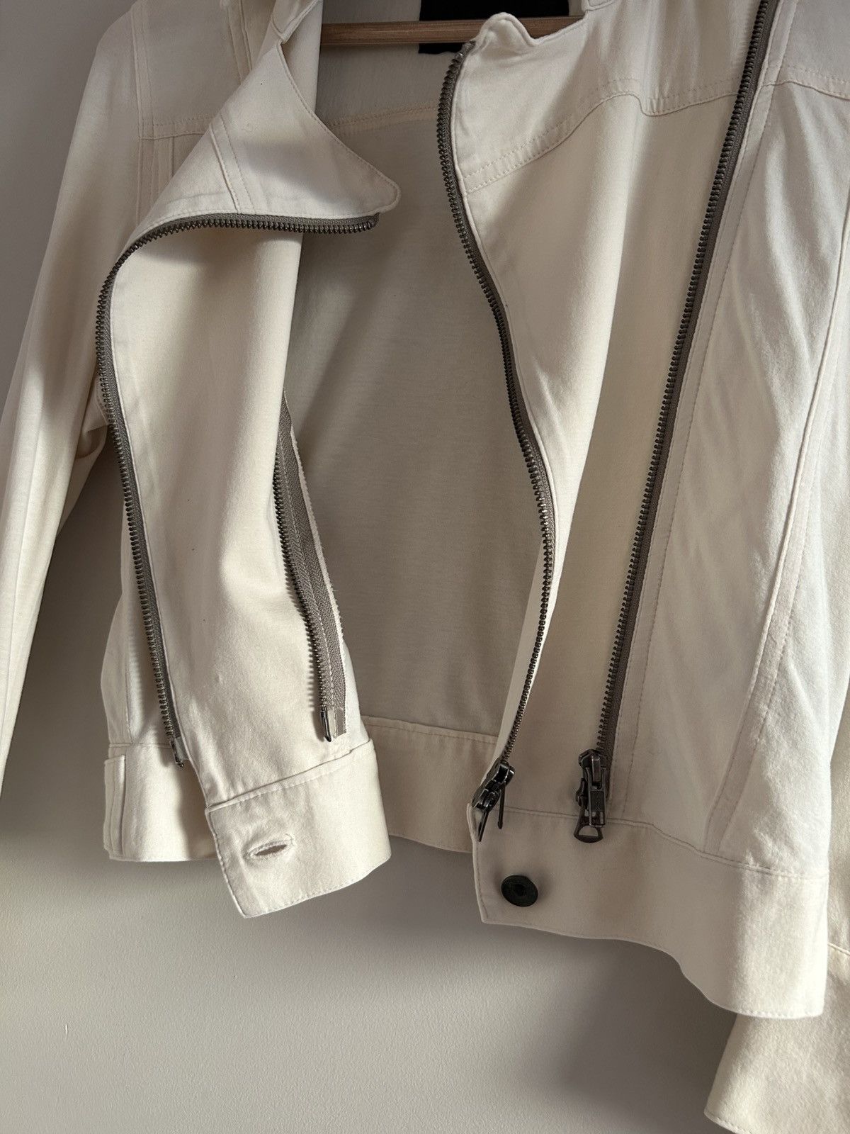 Le Grande Bleu (L.G.B.) Le Grande Bleu Cream Asymmetric Multi-Zip Jacket Size XS / US 0-2 / IT 36-38 - 4 Thumbnail