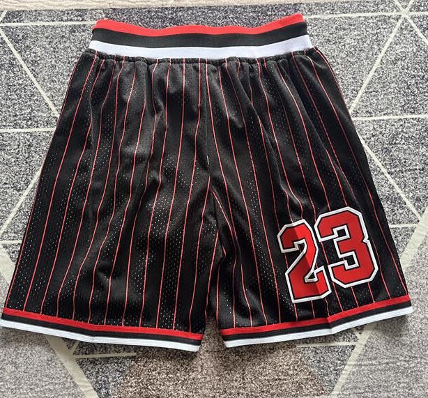 NBA XL Bulls Short 23 Michael Jordan Short Nba Pocket Short Size US 36 / EU 52 - 2 Thumbnail