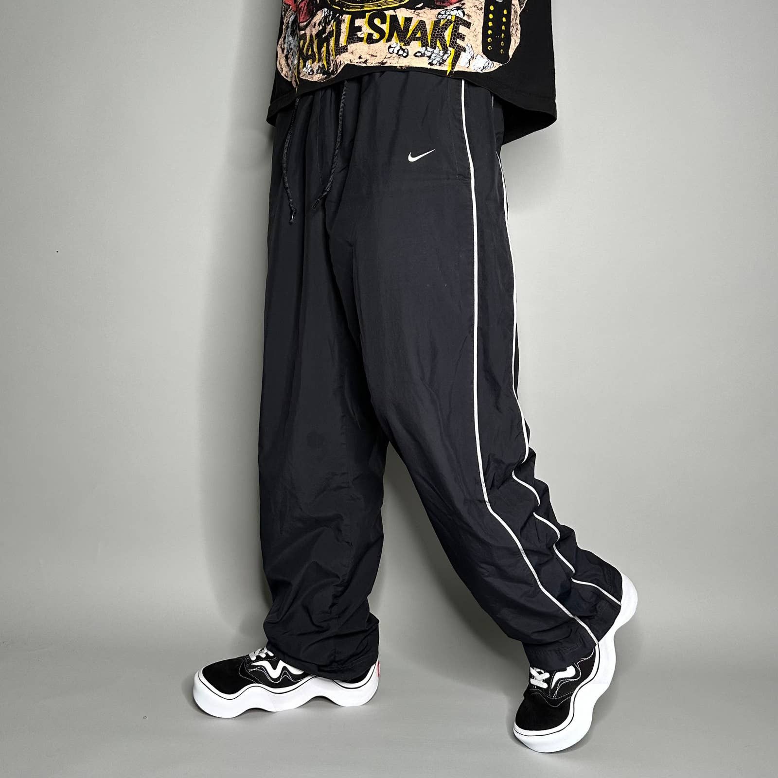 Nike retro sweatpants hot sale