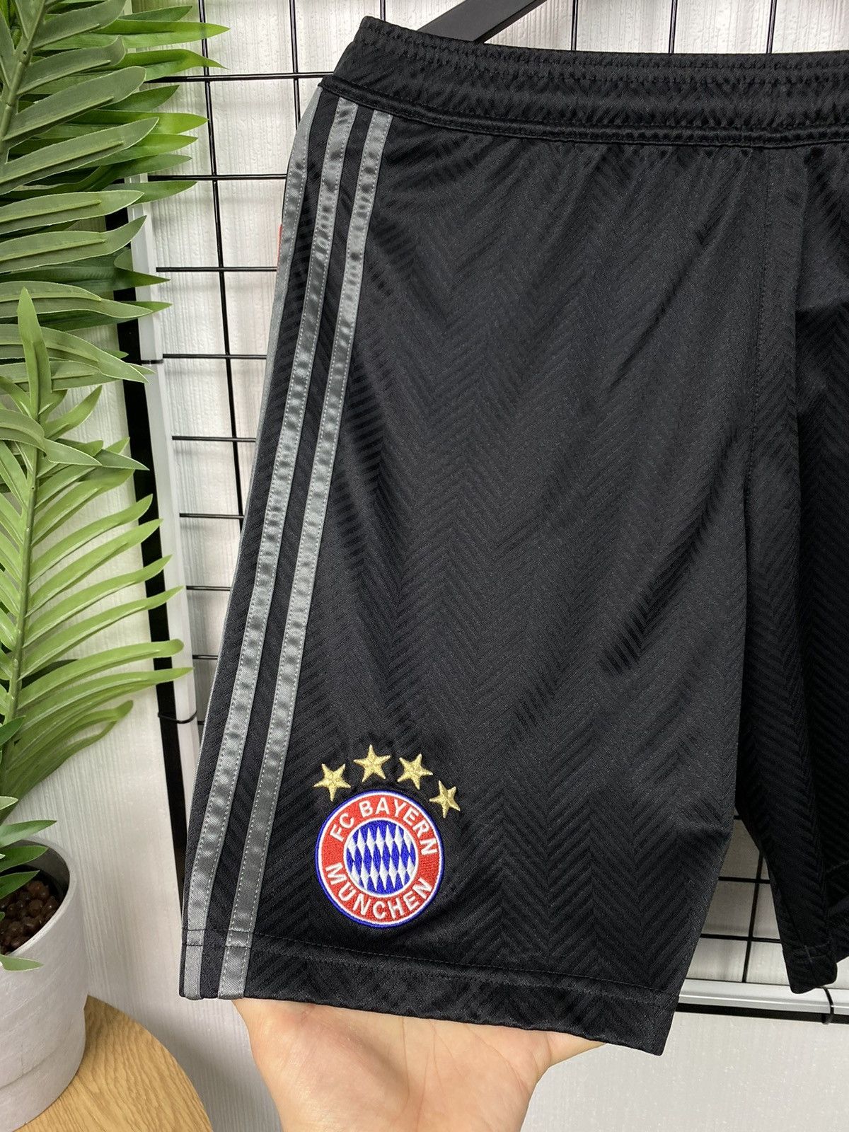 Adidas × Vintage Adidas Bayern Munich 2014-15 Shorts Soccer Football Men’s M Size US 32 / EU 48 - 6 Thumbnail