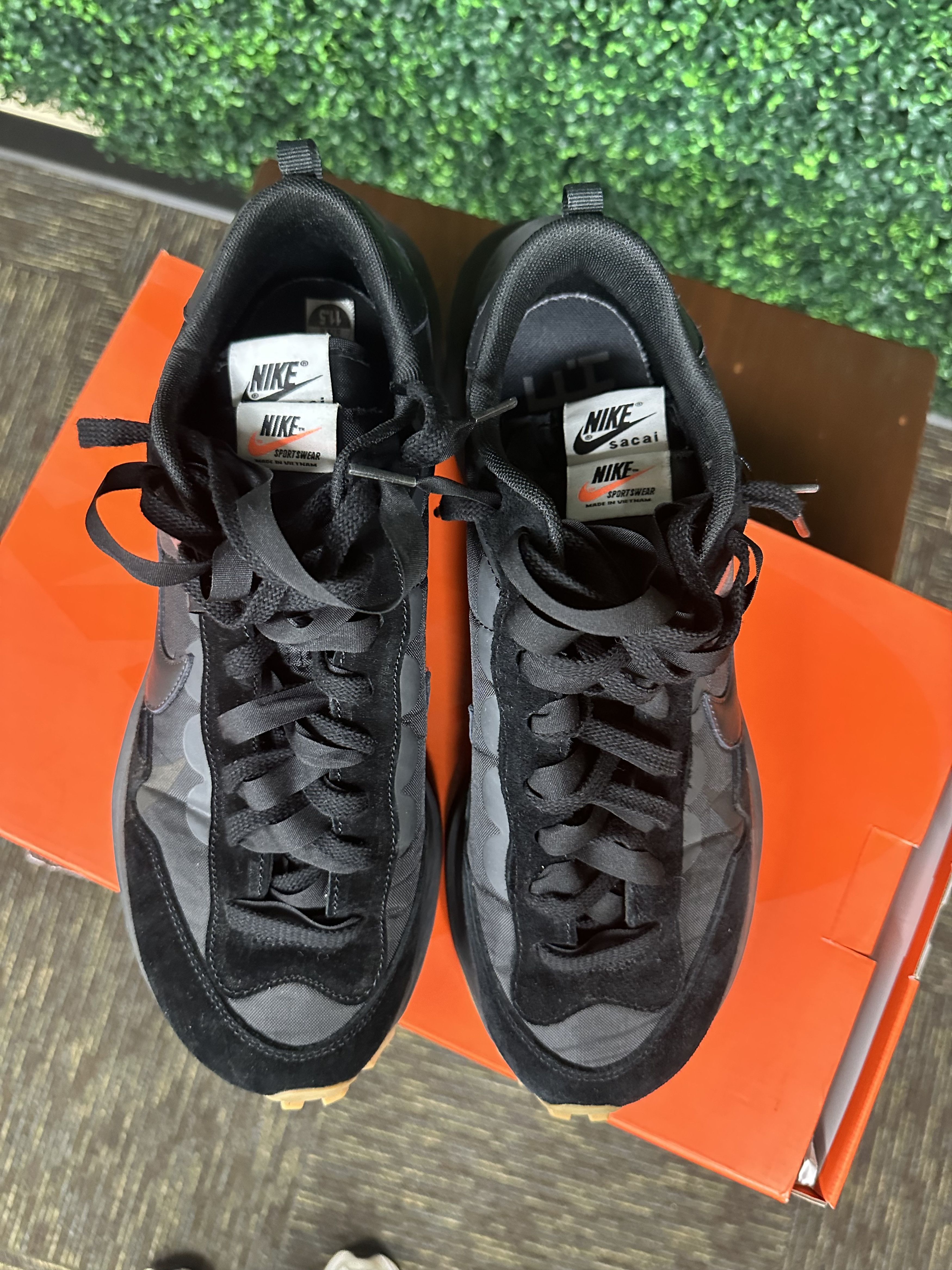 Nike × Sacai Nike x Sacai Vaporwaffle Size US 11.5 / EU 44-45 - 2 Thumbnail
