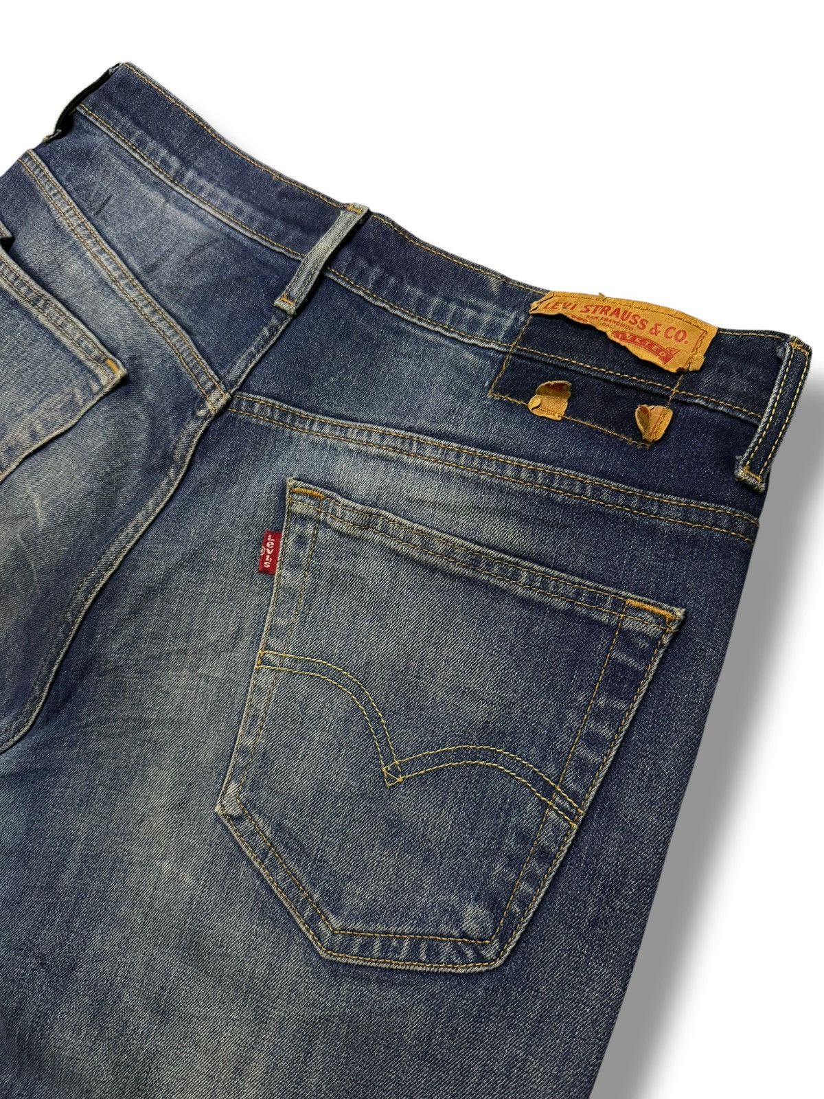 Levi's Vintage Levi’s 569 Denim Jeans | Loose Straight Fit | W35 Size US 35 - 8 Thumbnail