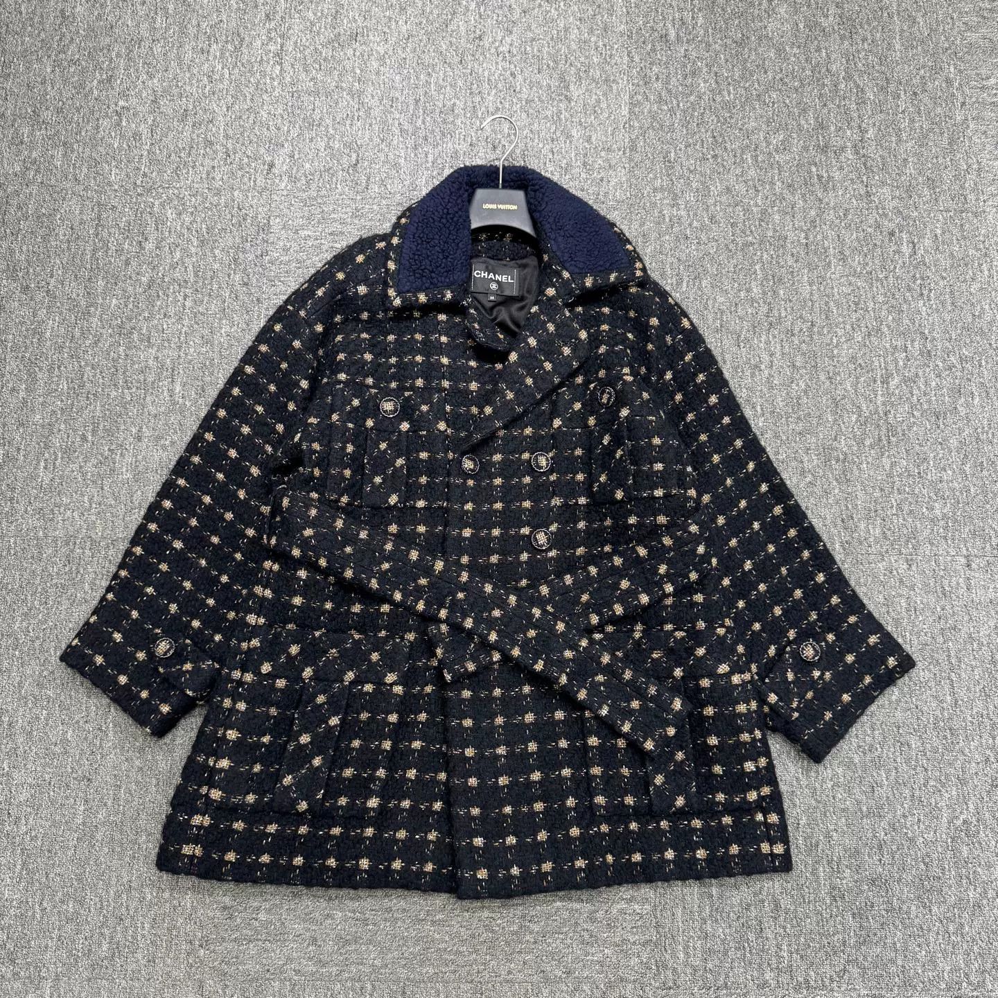 Chanel Chanel Black Gold Plaid Tweed Coat Size S / US 4 / IT 40 - 1 Thumbnail